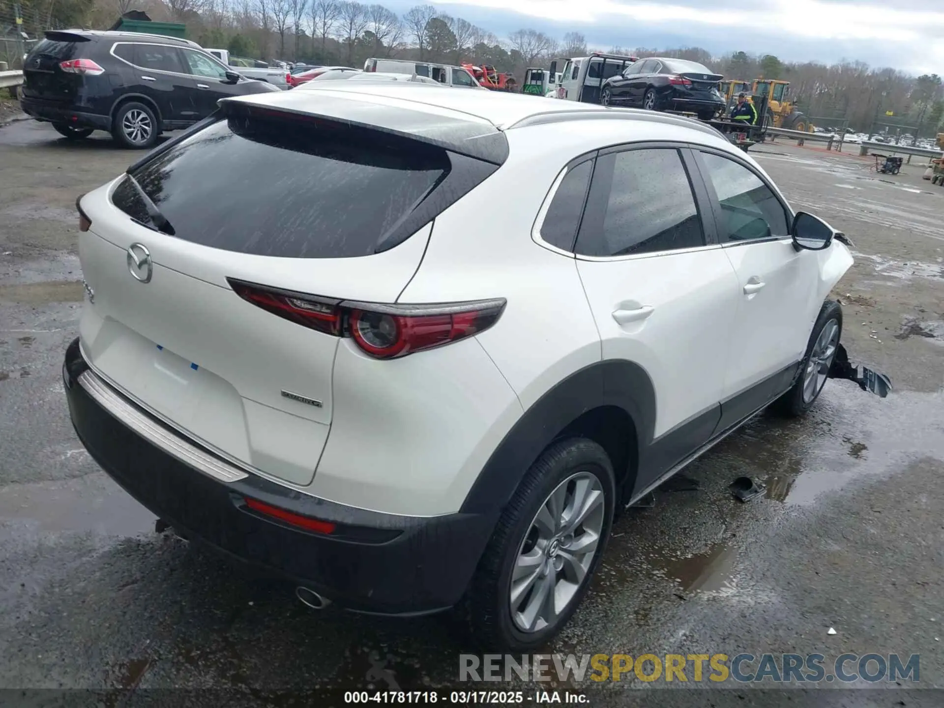 4 Photograph of a damaged car 3MVDMBBL7NM450420 MAZDA CX-30 2022
