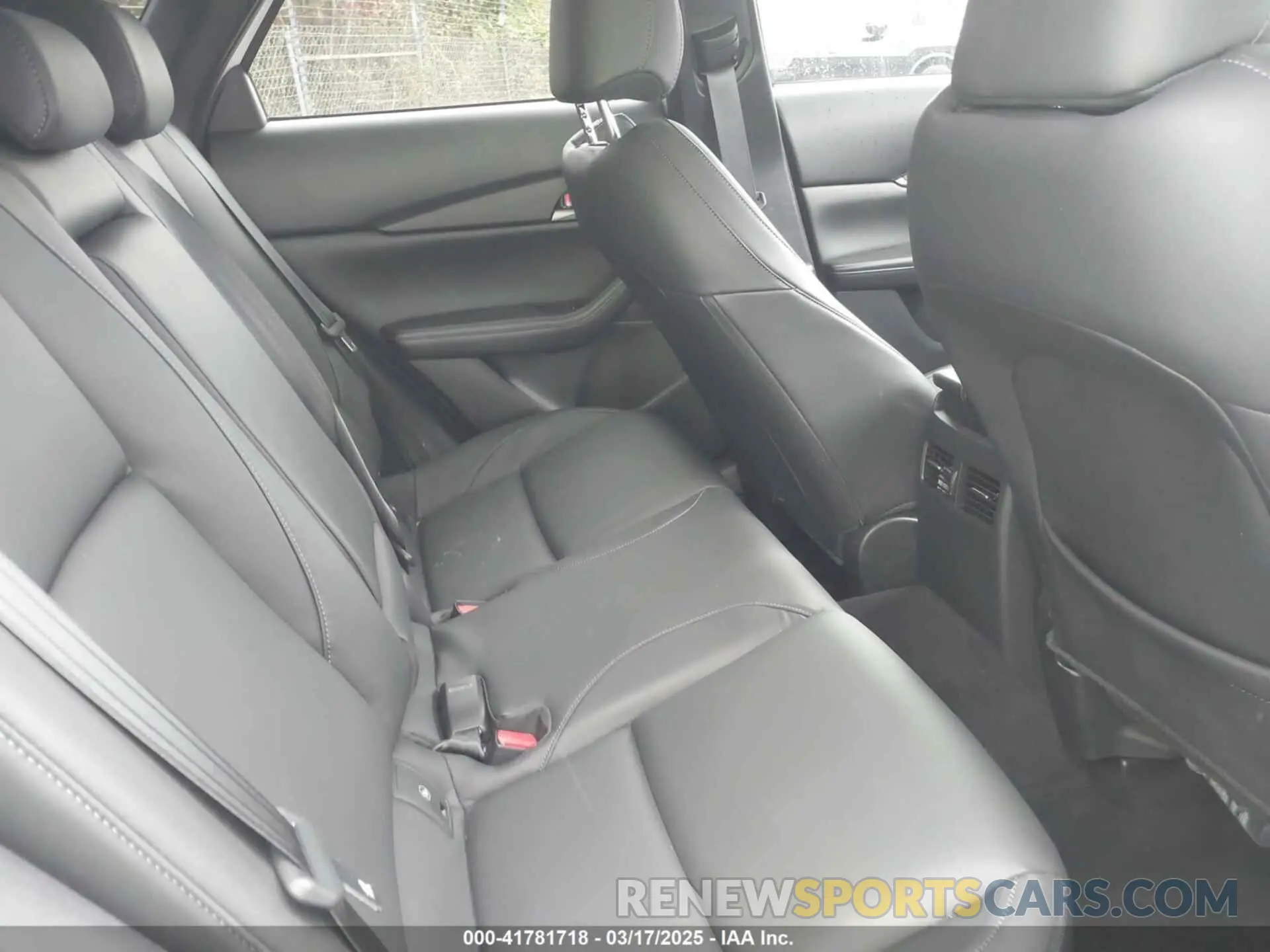 8 Photograph of a damaged car 3MVDMBBL7NM450420 MAZDA CX-30 2022
