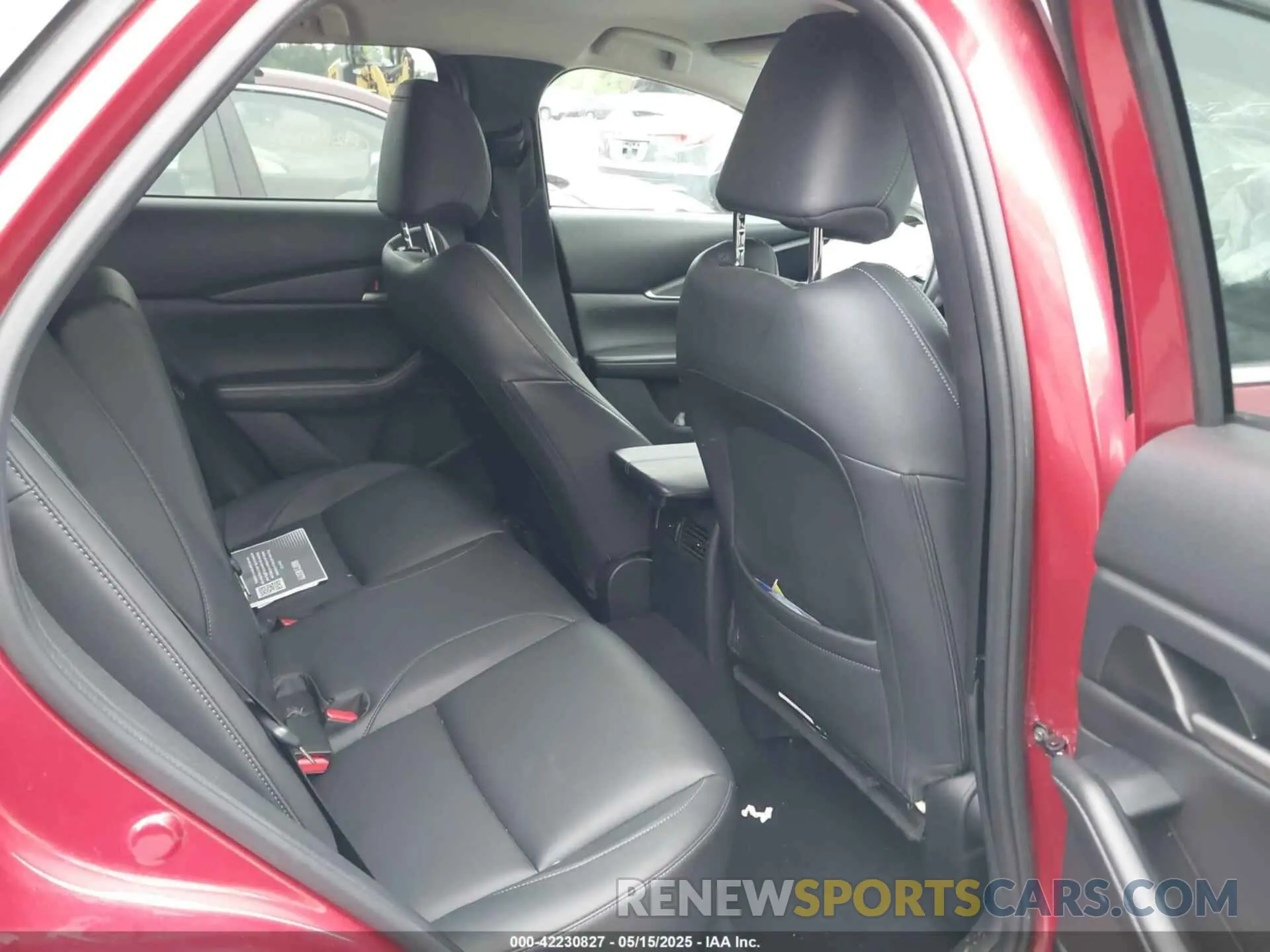 8 Photograph of a damaged car 3MVDMBBL8NM408371 MAZDA CX-30 2022