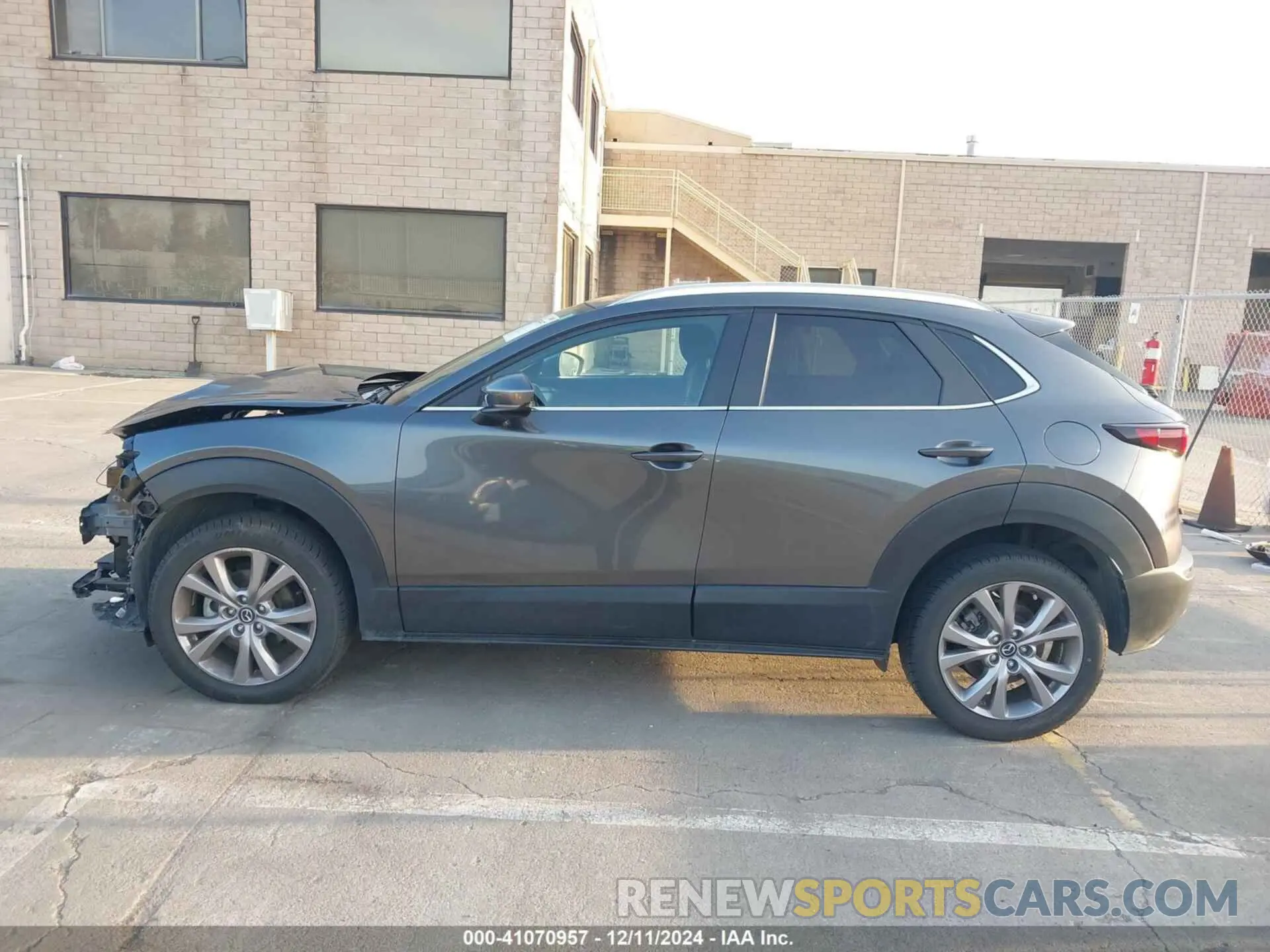 15 Фотография поврежденного автомобиля 3MVDMBBL9NM411585 MAZDA CX-30 2022