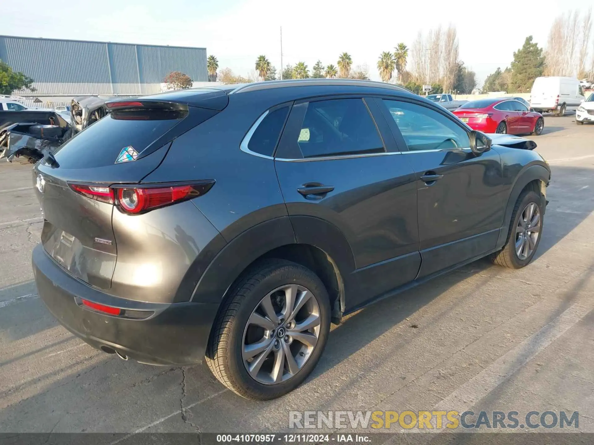 4 Фотография поврежденного автомобиля 3MVDMBBL9NM411585 MAZDA CX-30 2022