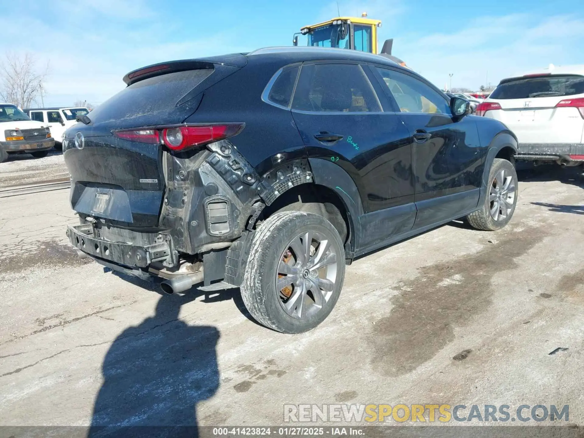 4 Photograph of a damaged car 3MVDMBBL9NM420920 MAZDA CX-30 2022