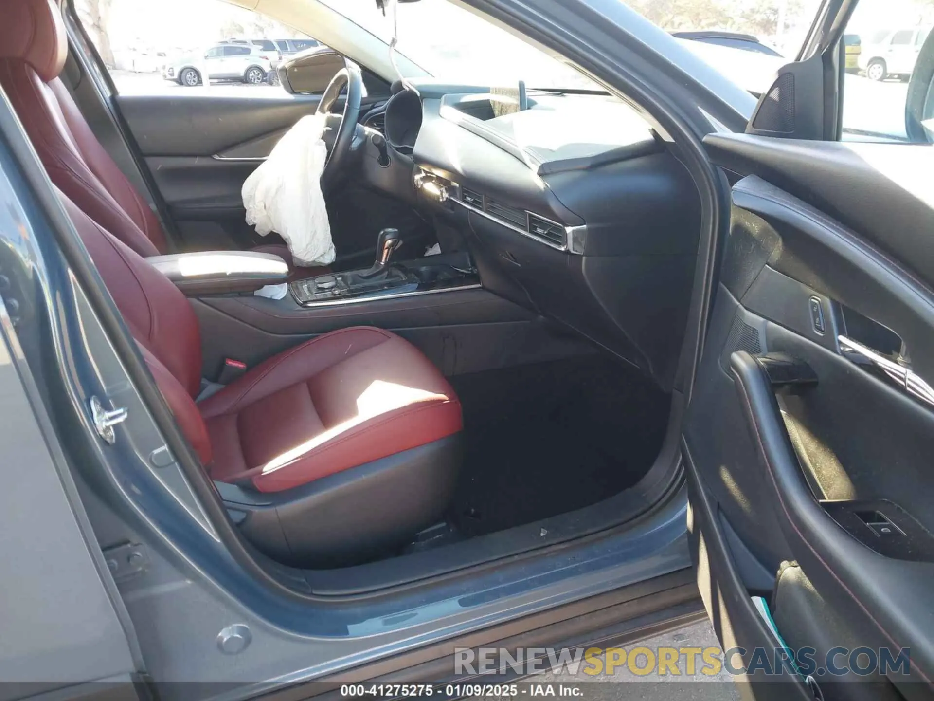 5 Photograph of a damaged car 3MVDMBCL1NM404693 MAZDA CX-30 2022
