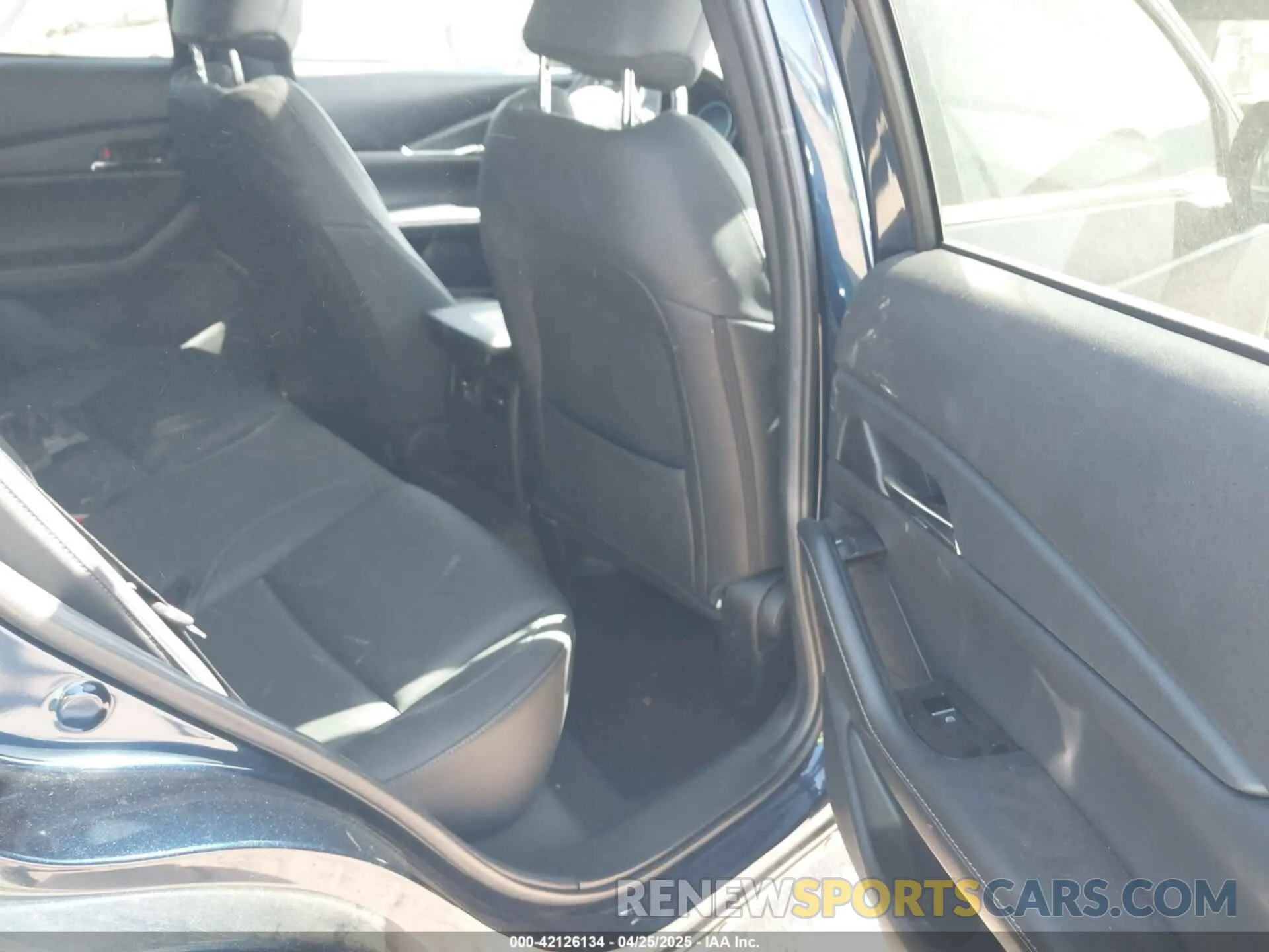 8 Фотография поврежденного автомобиля 3MVDMBCL1NM458382 MAZDA CX-30 2022