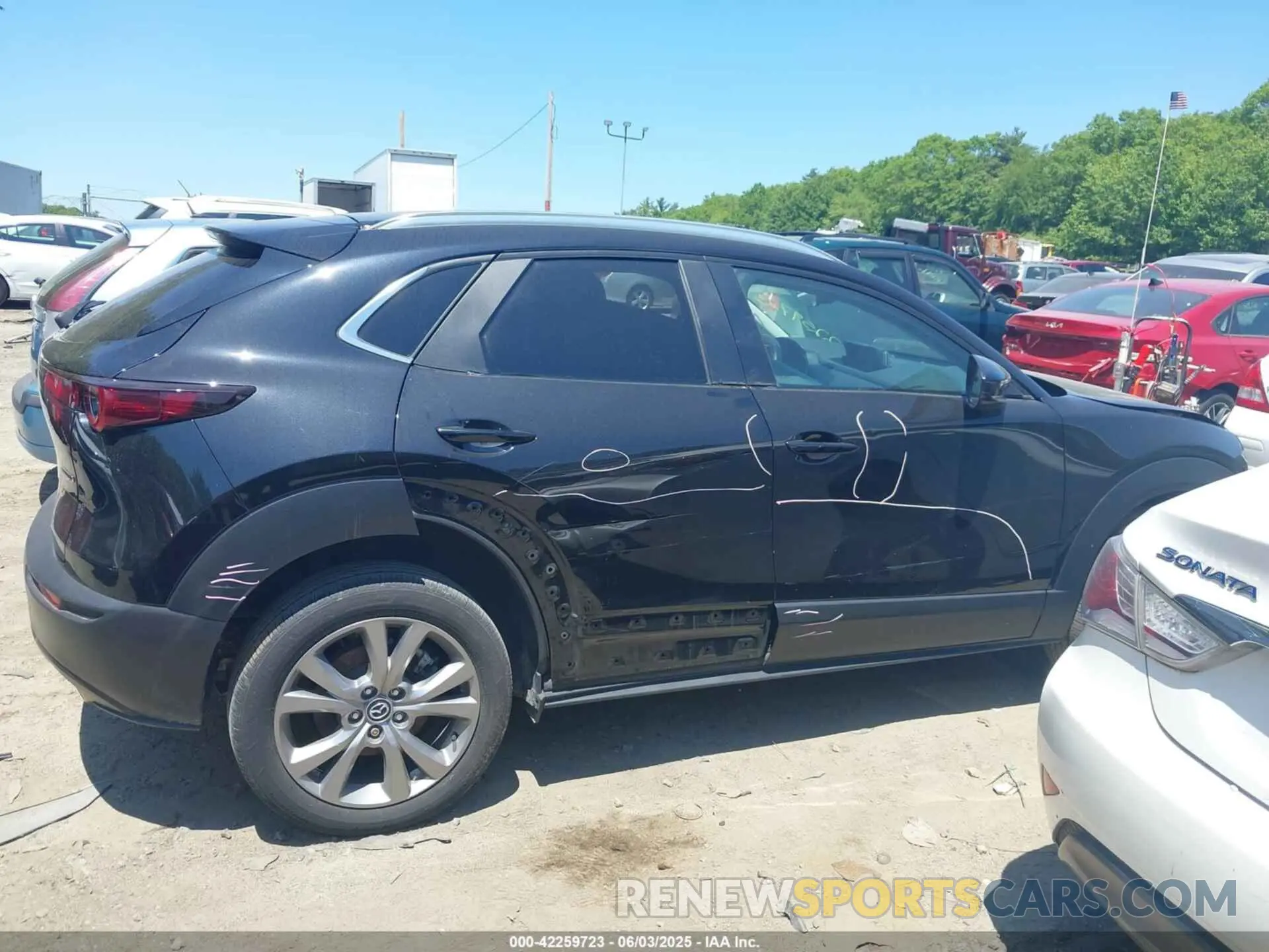 14 Photograph of a damaged car 3MVDMBCL3NM440188 MAZDA CX-30 2022