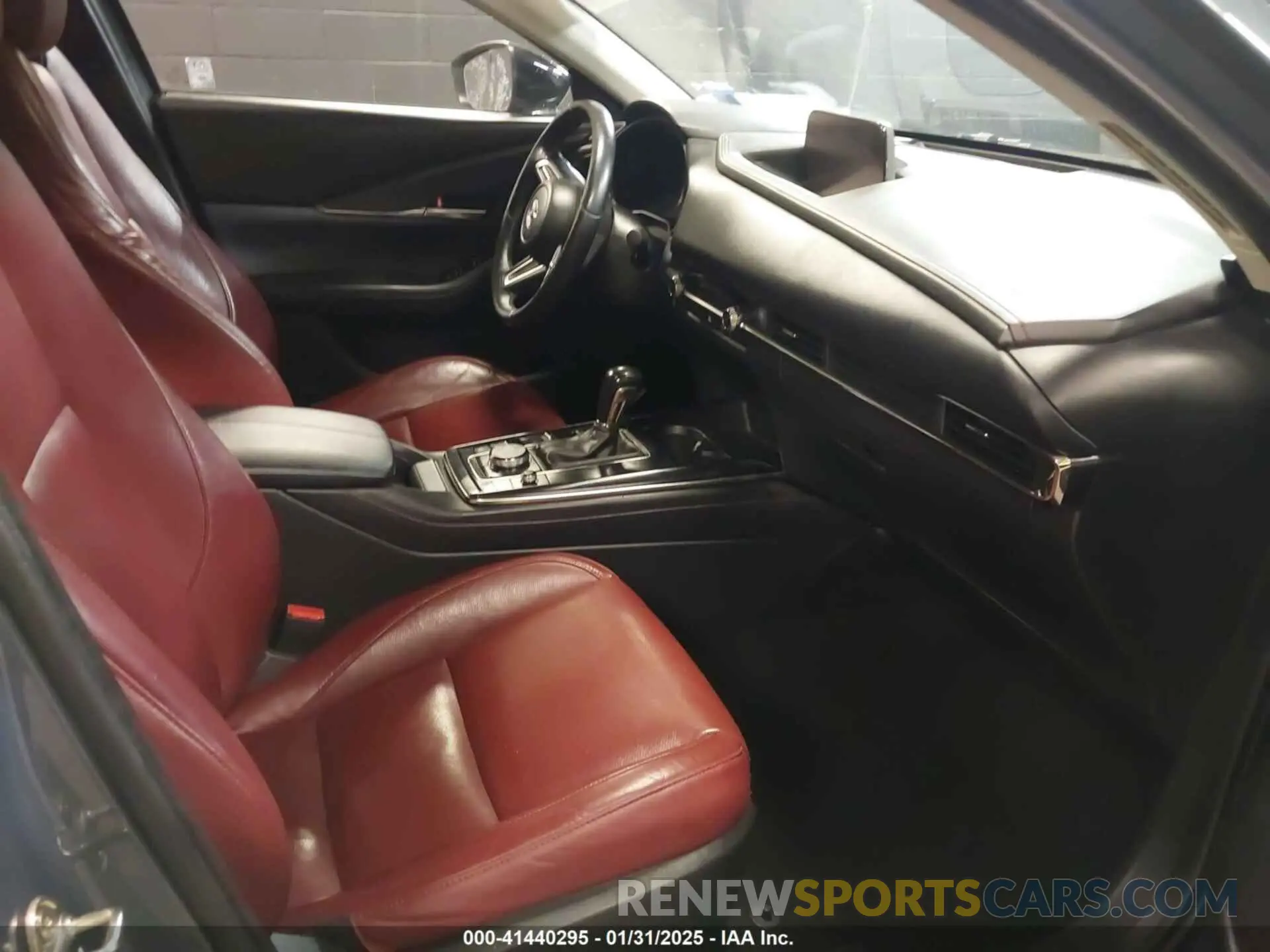 5 Photograph of a damaged car 3MVDMBCLXNM439247 MAZDA CX-30 2022