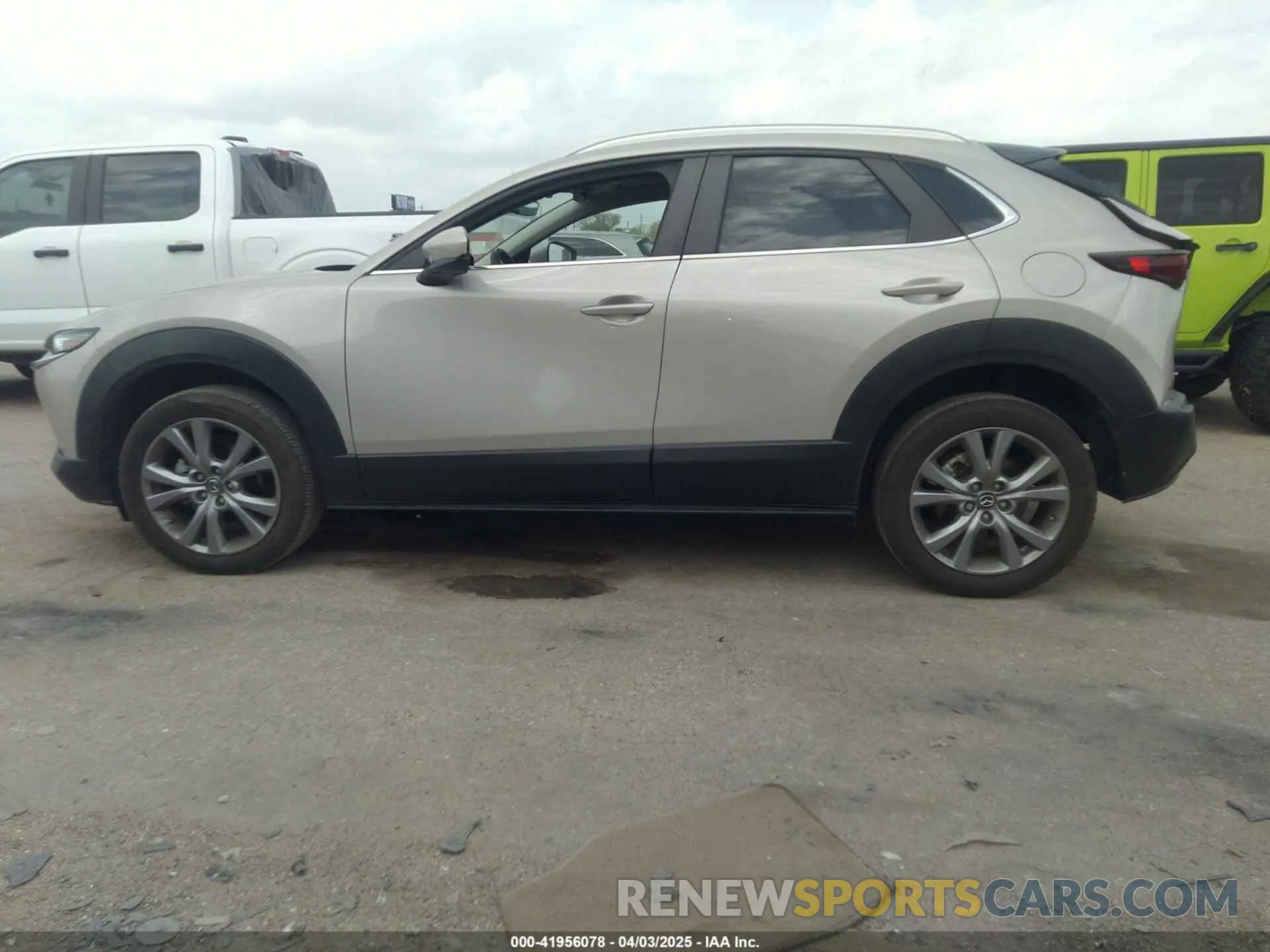 14 Photograph of a damaged car 3MVDMBCLXNM456467 MAZDA CX-30 2022