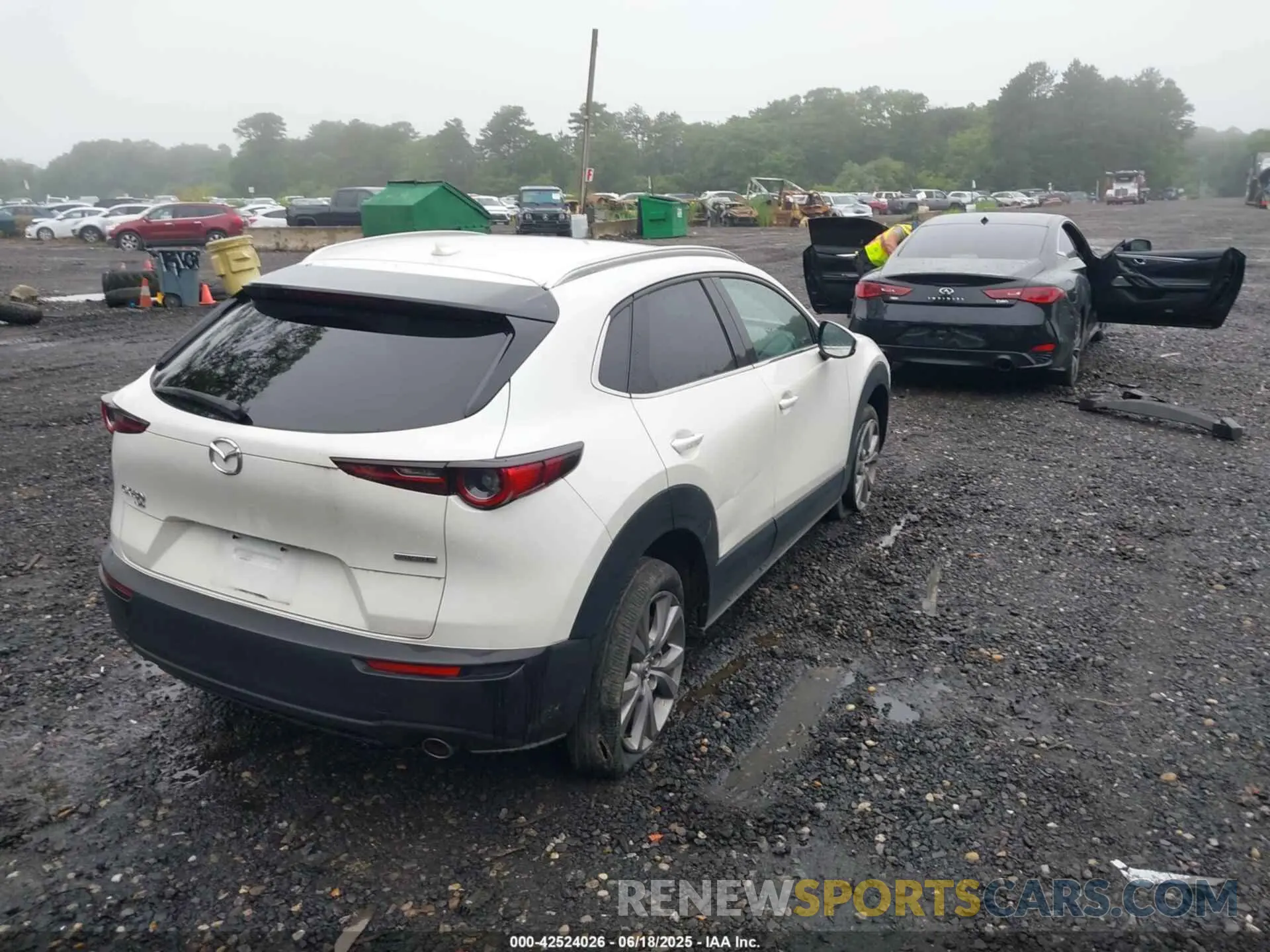 4 Photograph of a damaged car 3MVDMBDL3NM423566 MAZDA CX-30 2022