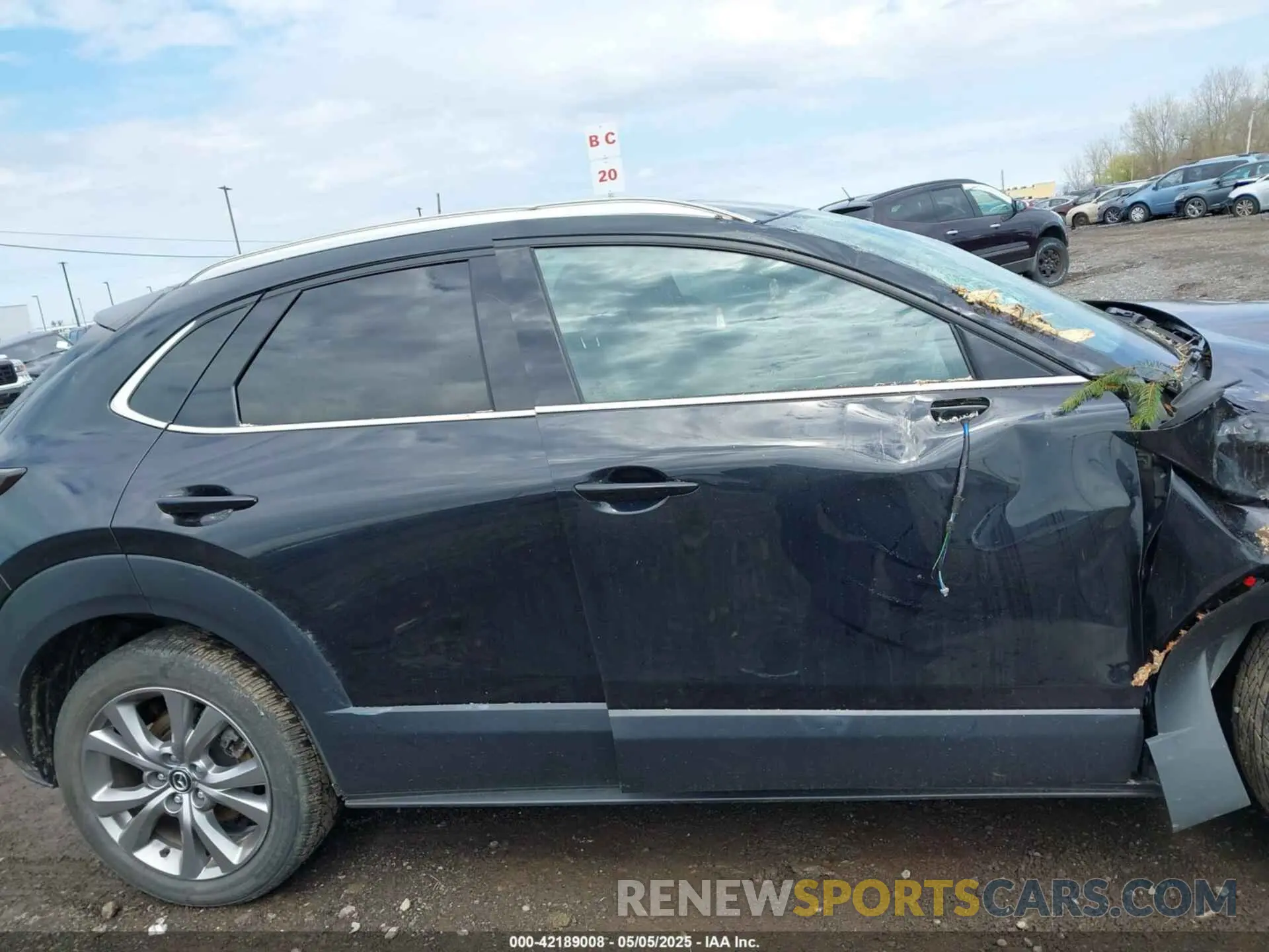 13 Фотография поврежденного автомобиля 3MVDMBDL5NM413878 MAZDA CX-30 2022