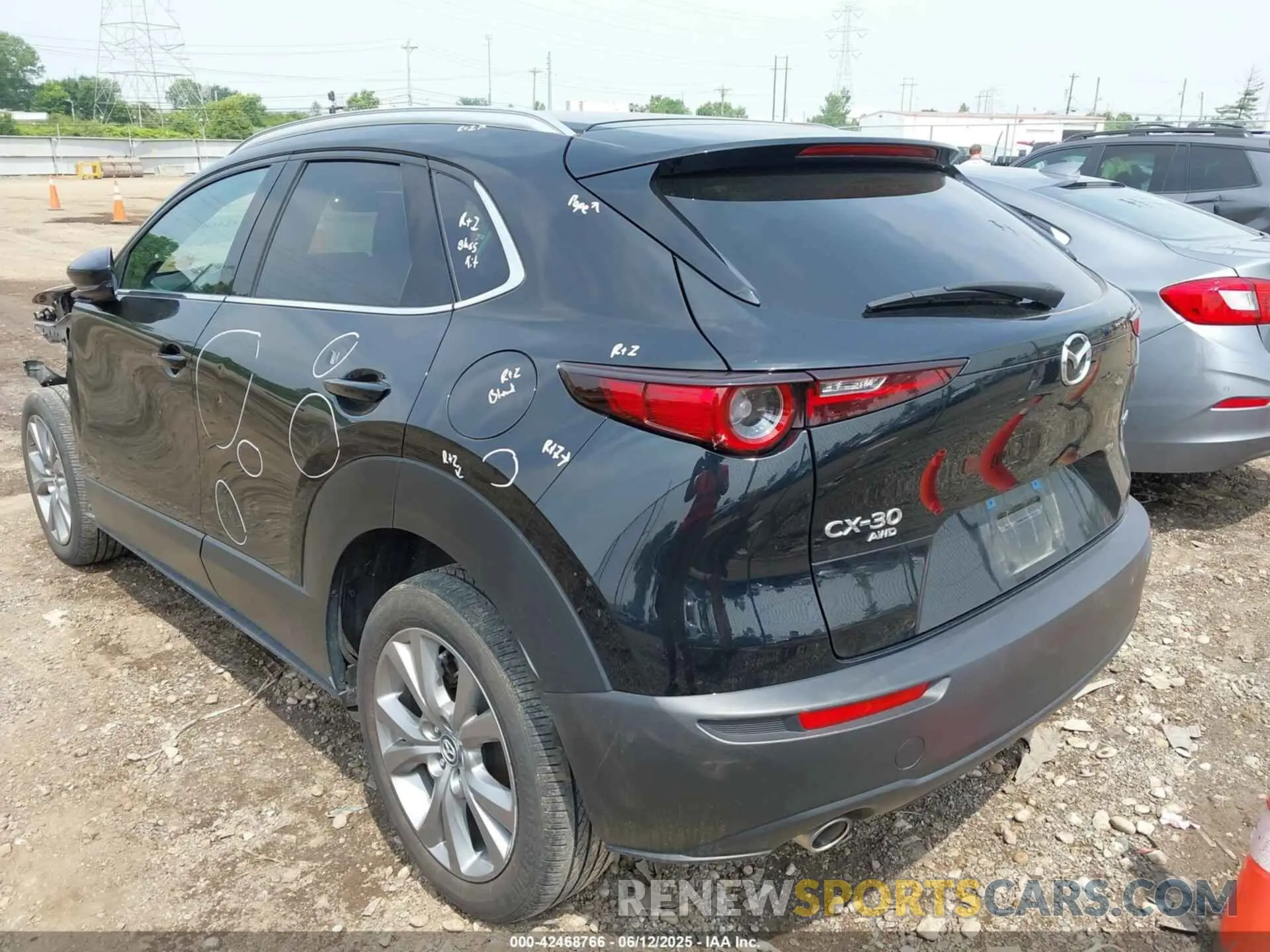 3 Photograph of a damaged car 3MVDMBDL9NM443336 MAZDA CX-30 2022