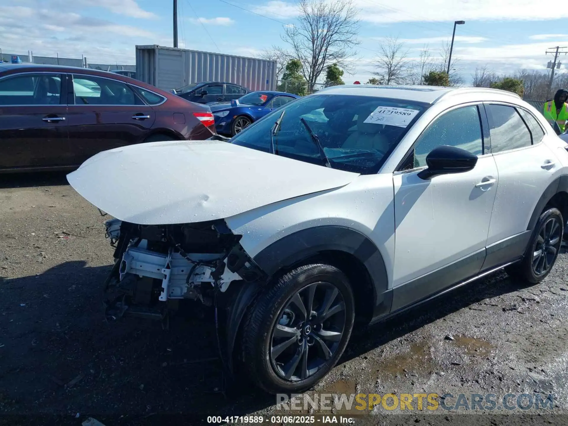 2 Photograph of a damaged car 3MVDMBDY3NM425734 MAZDA CX-30 2022