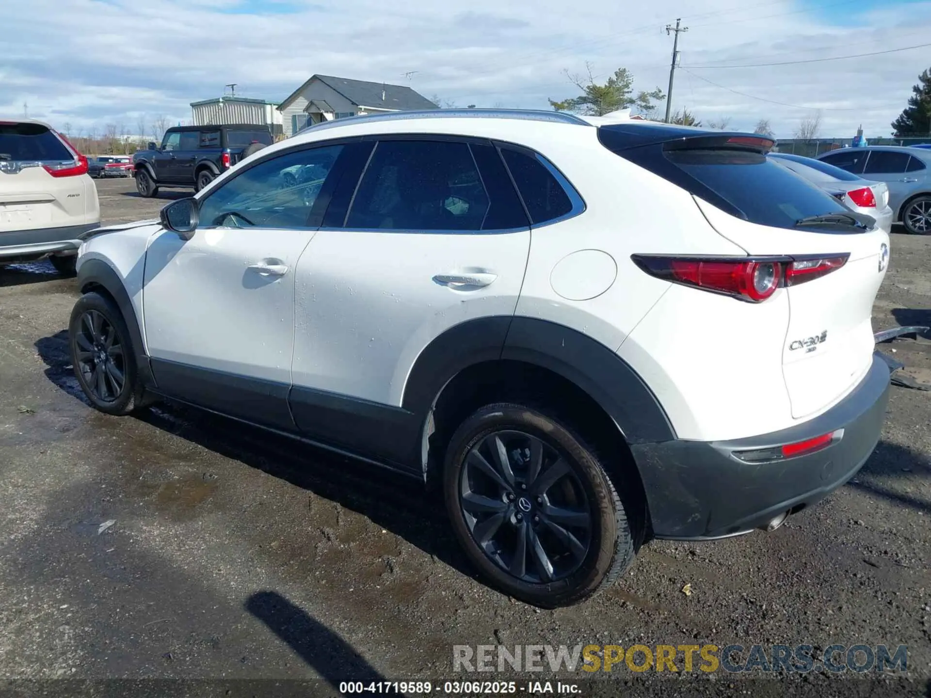3 Photograph of a damaged car 3MVDMBDY3NM425734 MAZDA CX-30 2022