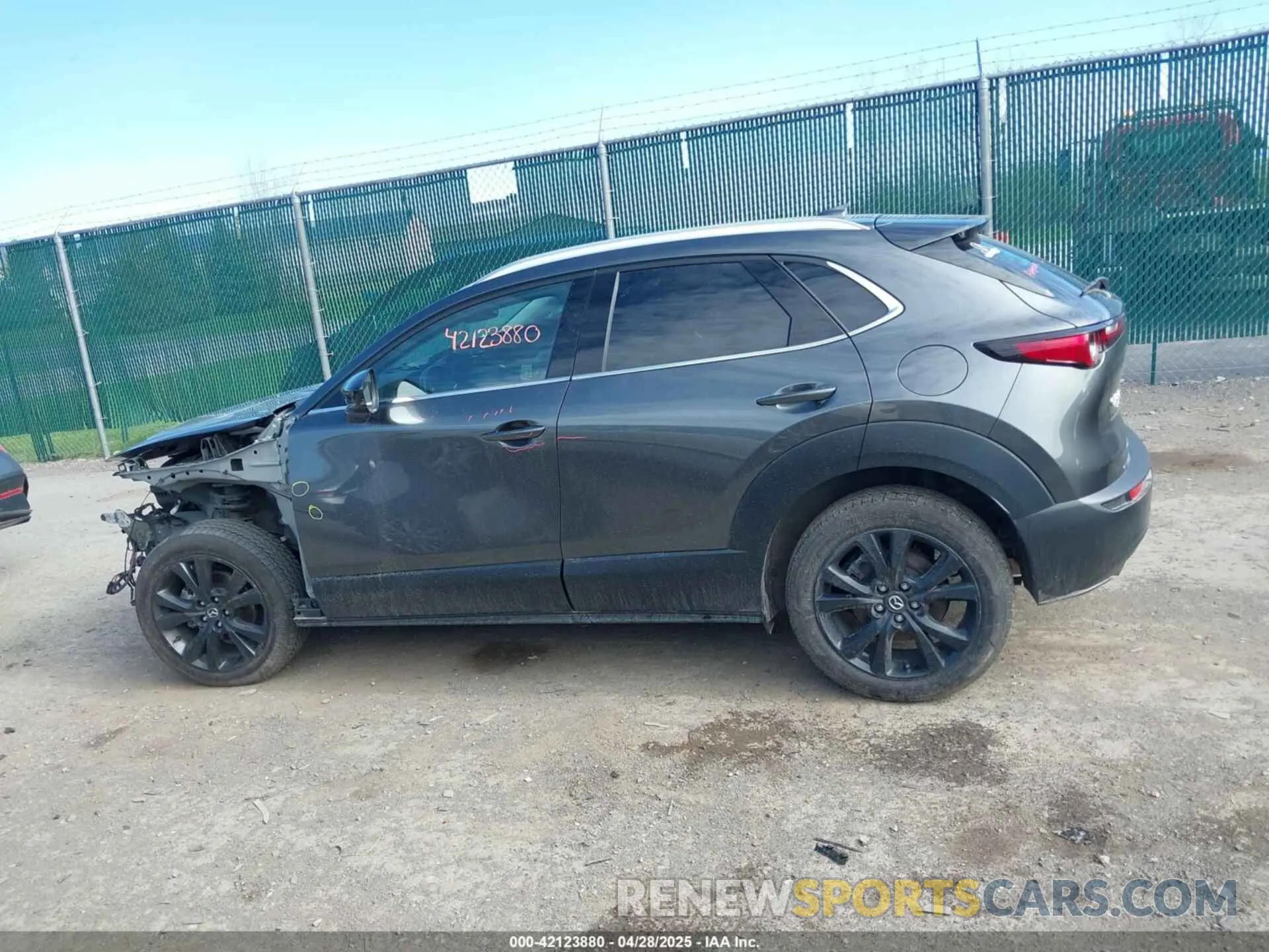 14 Photograph of a damaged car 3MVDMBDYXNM427402 MAZDA CX-30 2022