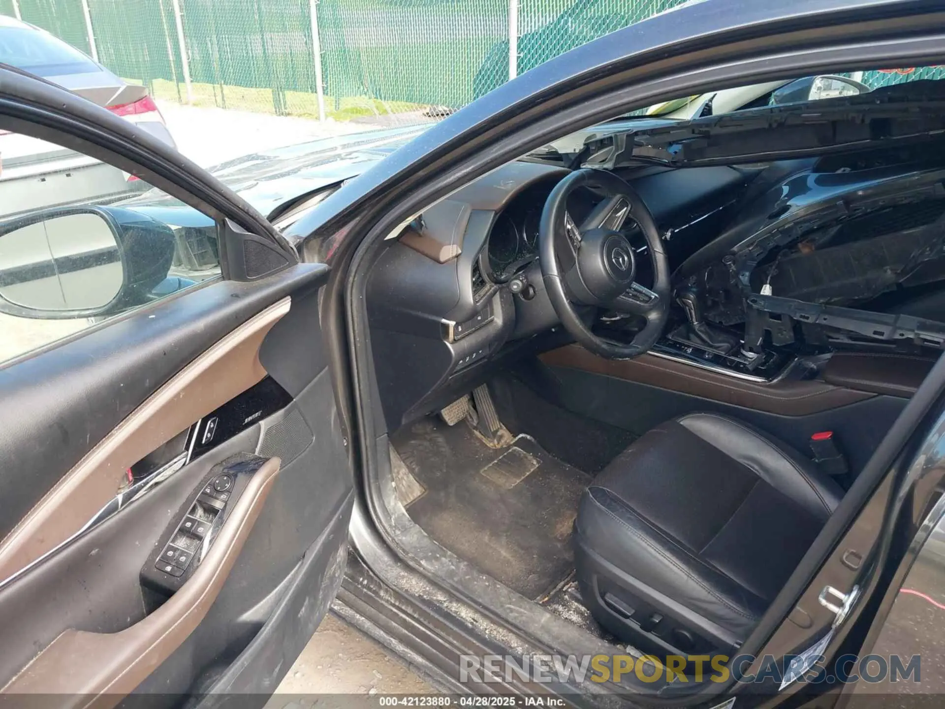 5 Photograph of a damaged car 3MVDMBDYXNM427402 MAZDA CX-30 2022