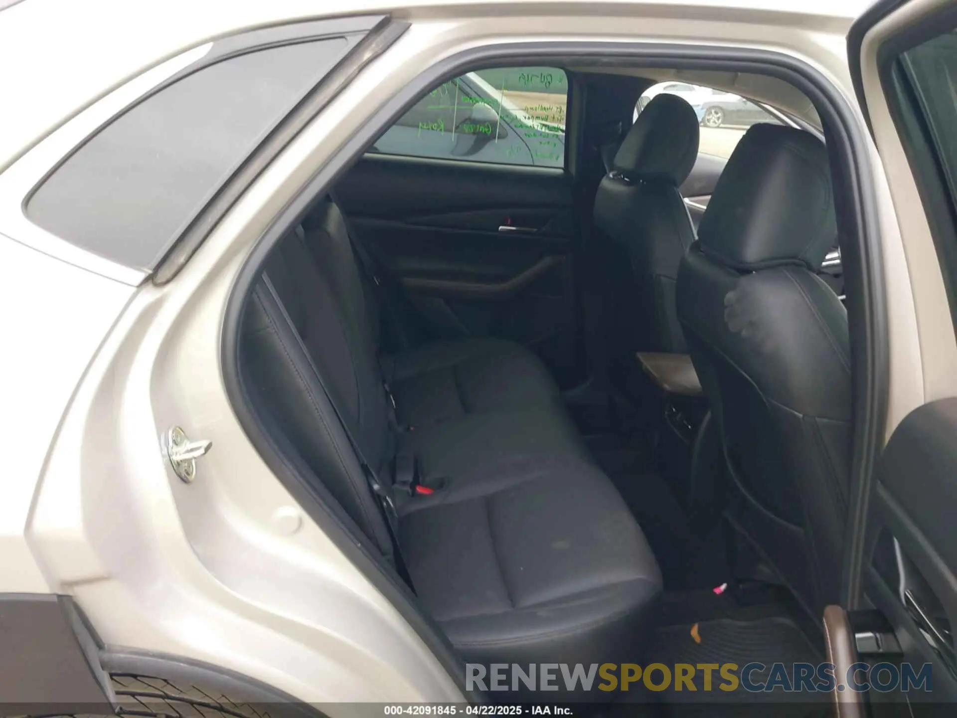 8 Фотография поврежденного автомобиля 3MVDMBEY3NM437459 MAZDA CX-30 2022