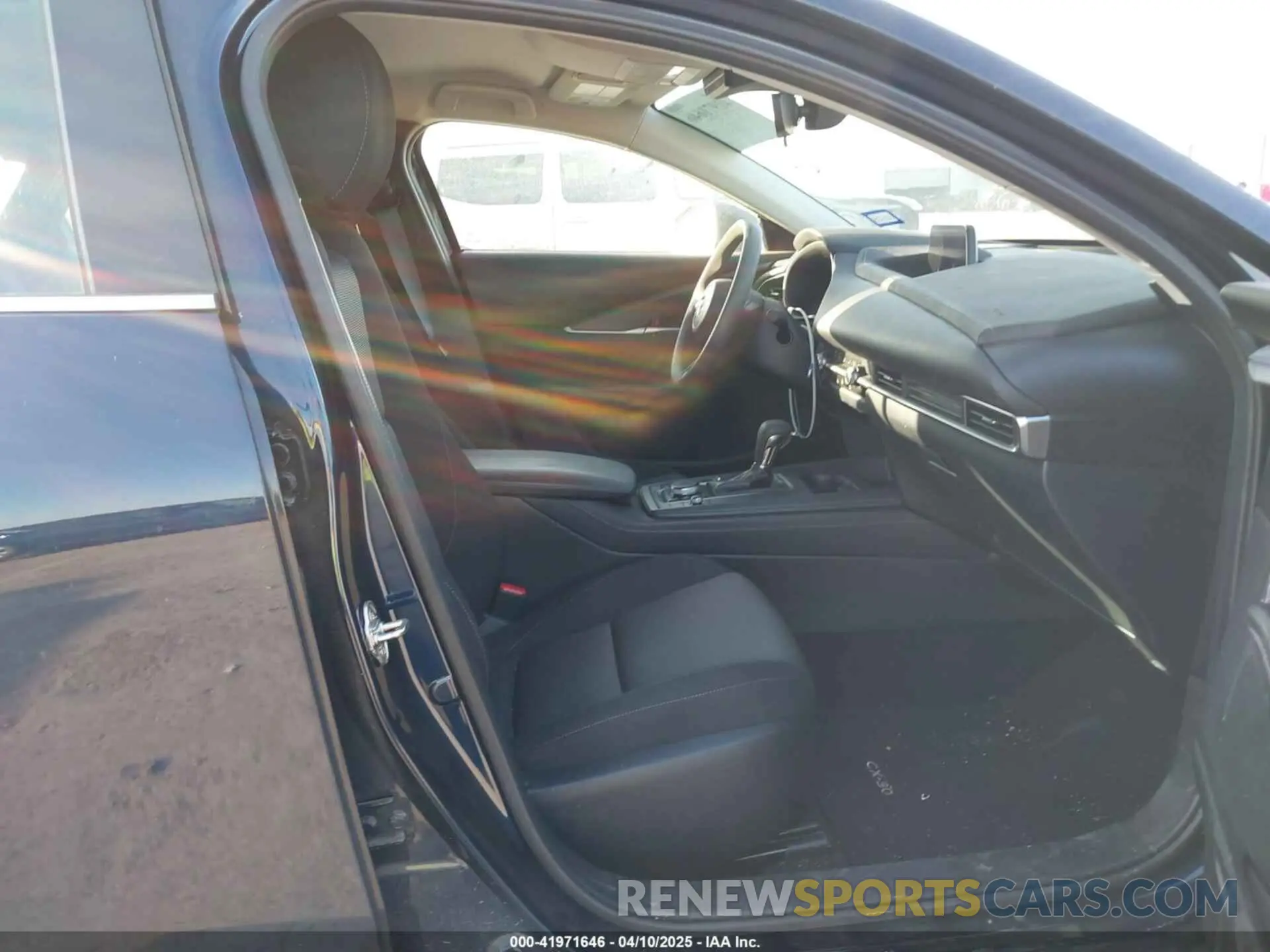 5 Photograph of a damaged car 3MVDMBAM1PM540711 MAZDA CX-30 2023
