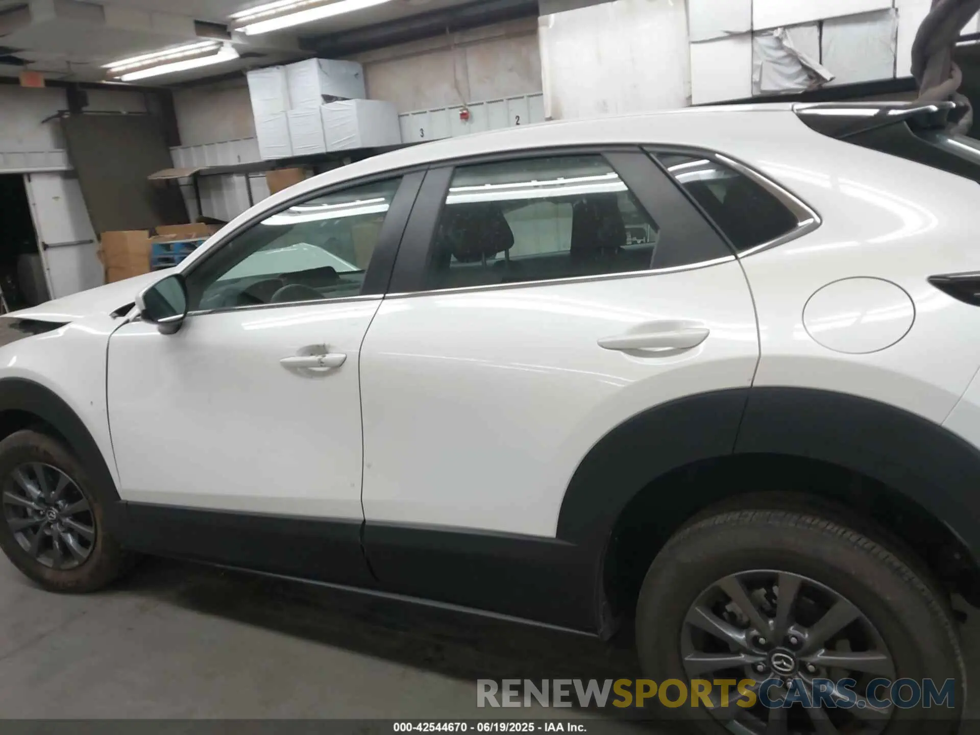14 Фотография поврежденного автомобиля 3MVDMBAM5PM510403 MAZDA CX-30 2023