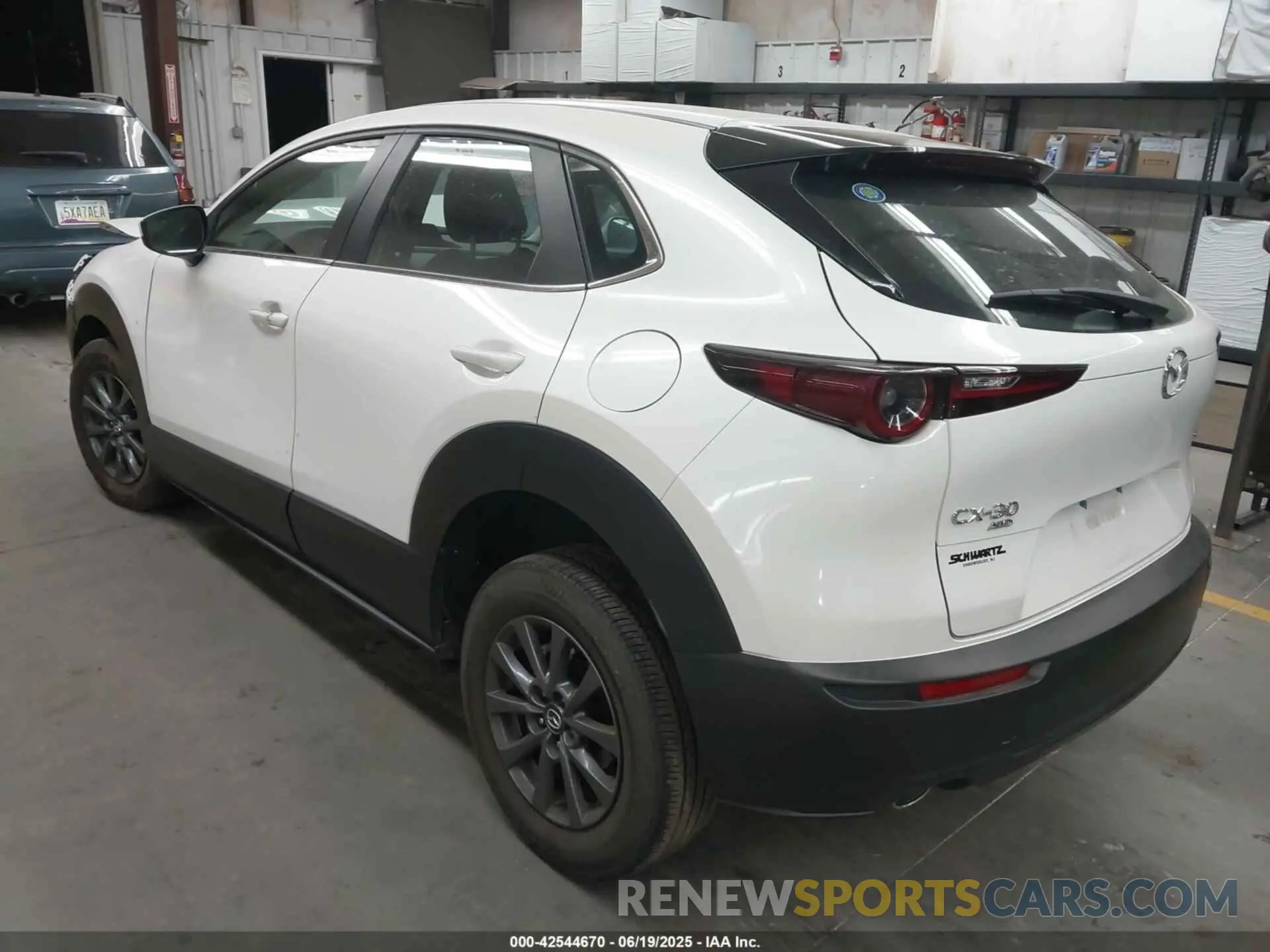 3 Фотография поврежденного автомобиля 3MVDMBAM5PM510403 MAZDA CX-30 2023