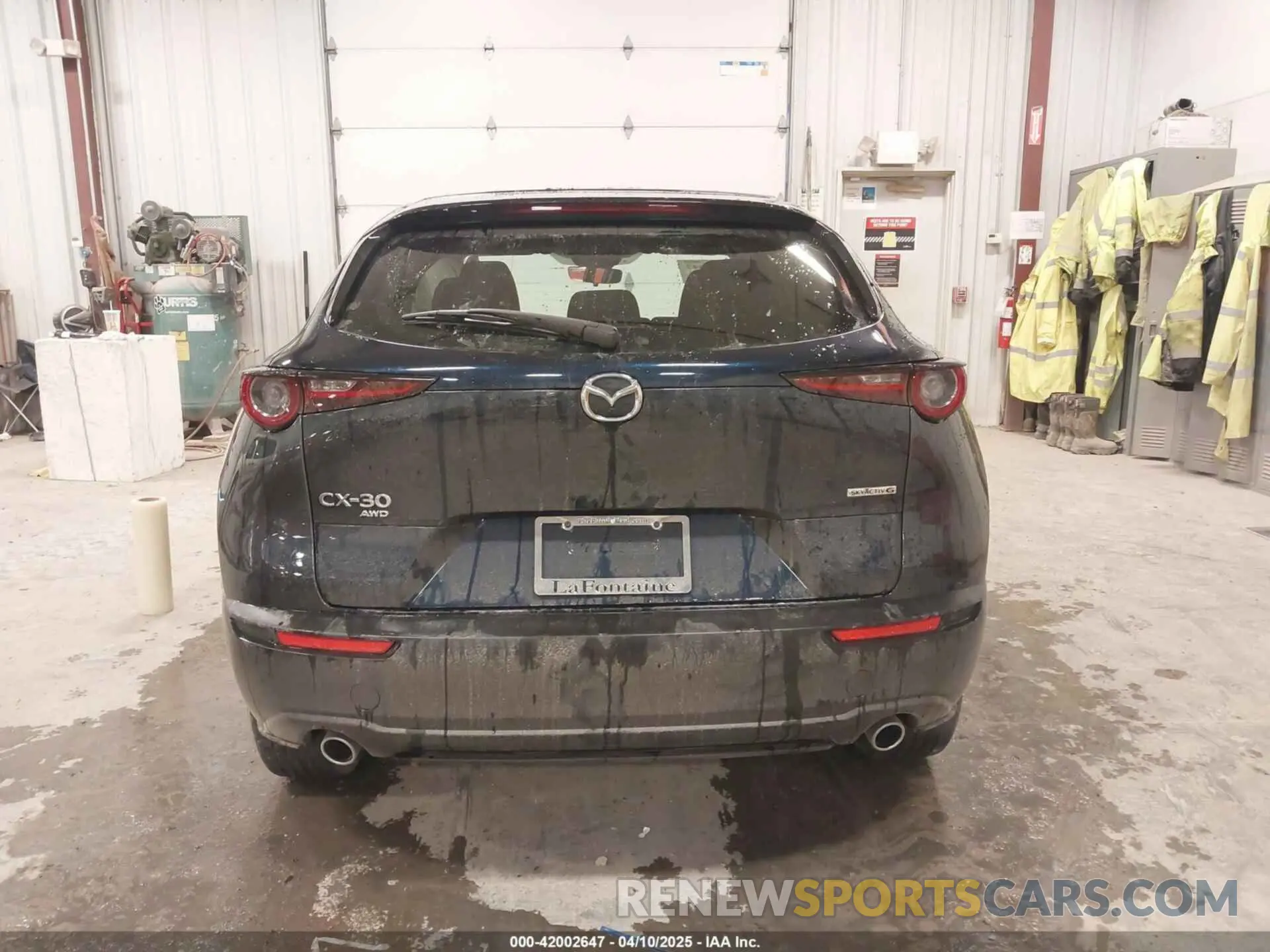 16 Photograph of a damaged car 3MVDMBAM6PM541935 MAZDA CX-30 2023