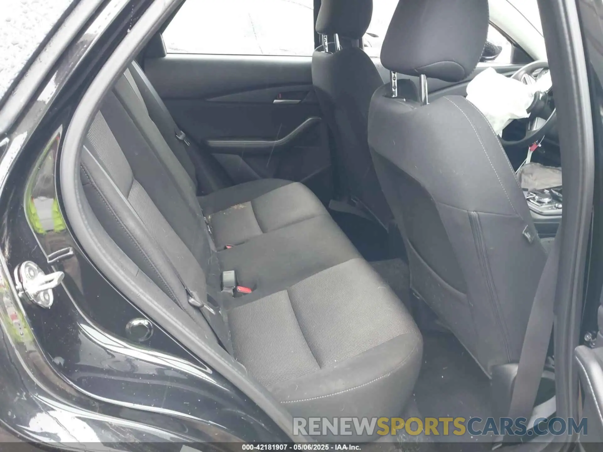 8 Photograph of a damaged car 3MVDMBAM7PM561904 MAZDA CX-30 2023