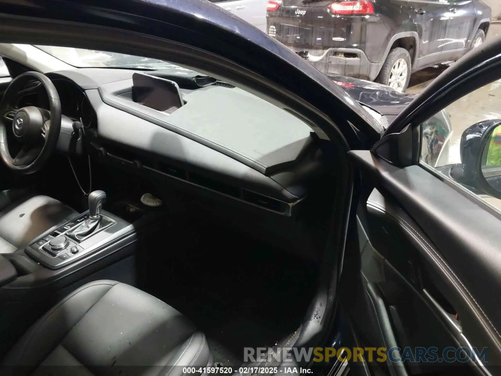 5 Photograph of a damaged car 3MVDMBBM2PM583968 MAZDA CX-30 2023
