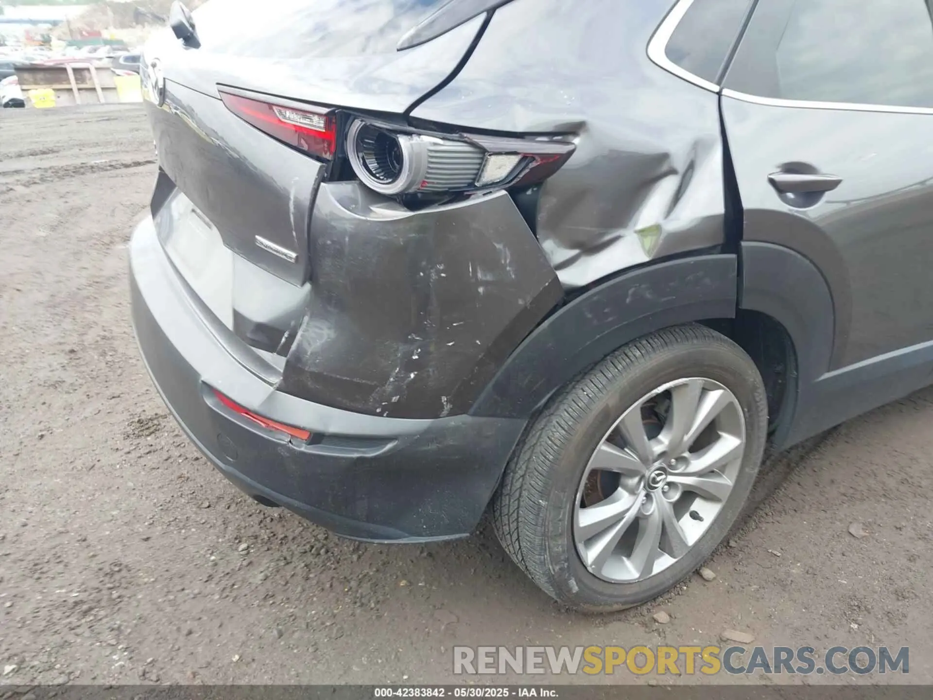 17 Photograph of a damaged car 3MVDMBBM3PM514805 MAZDA CX-30 2023