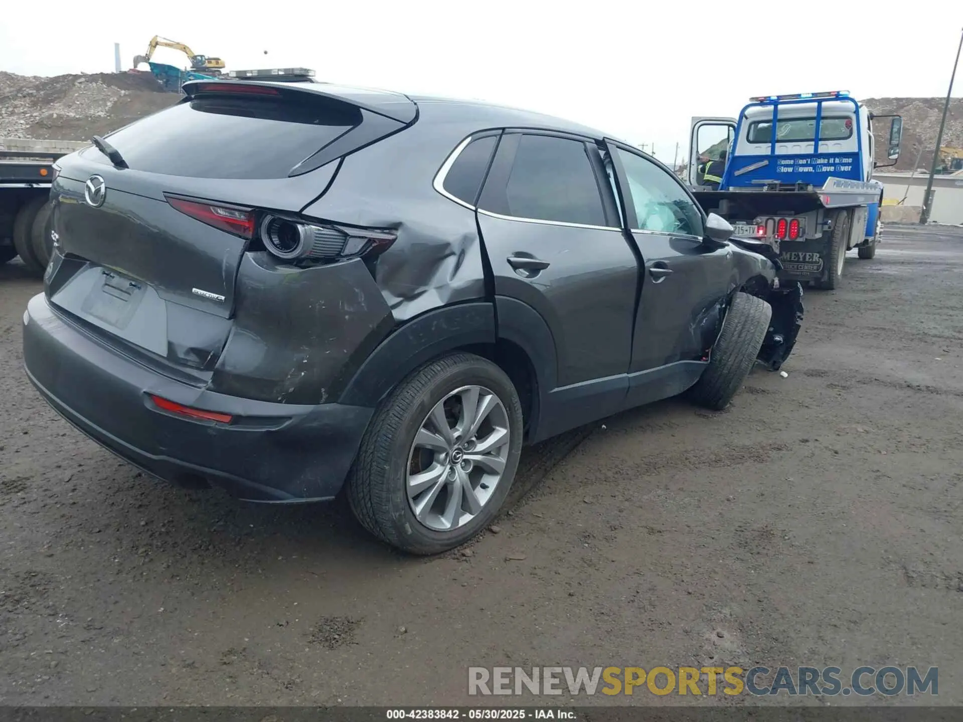 4 Photograph of a damaged car 3MVDMBBM3PM514805 MAZDA CX-30 2023