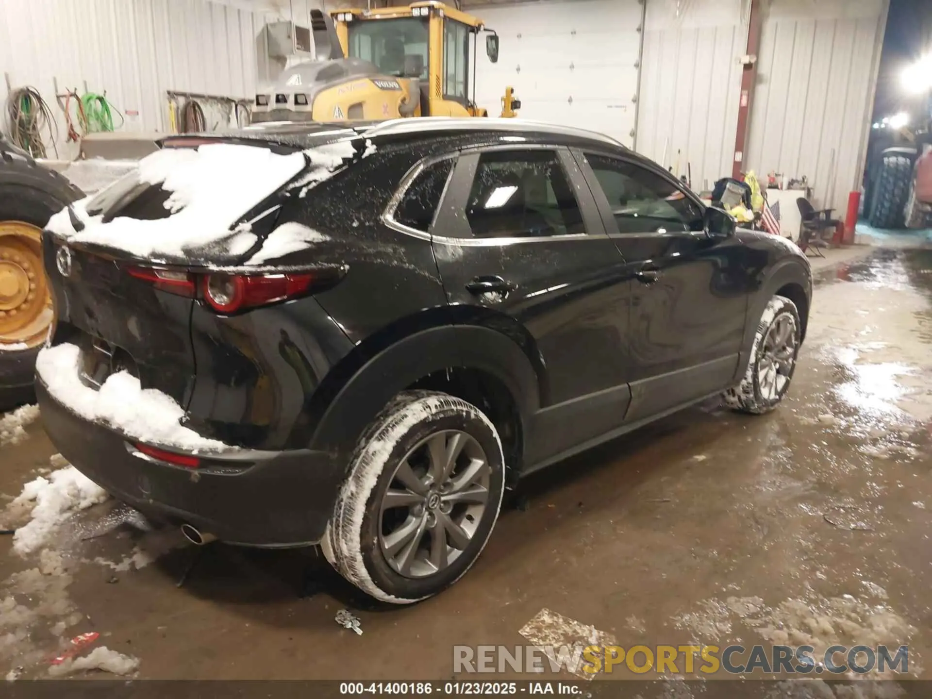 4 Photograph of a damaged car 3MVDMBBM5PM586122 MAZDA CX-30 2023