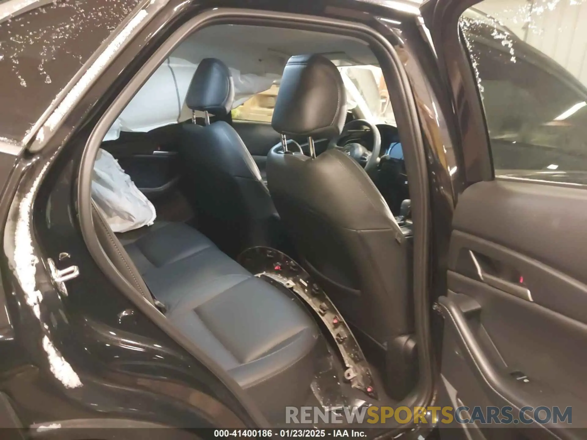 8 Photograph of a damaged car 3MVDMBBM5PM586122 MAZDA CX-30 2023