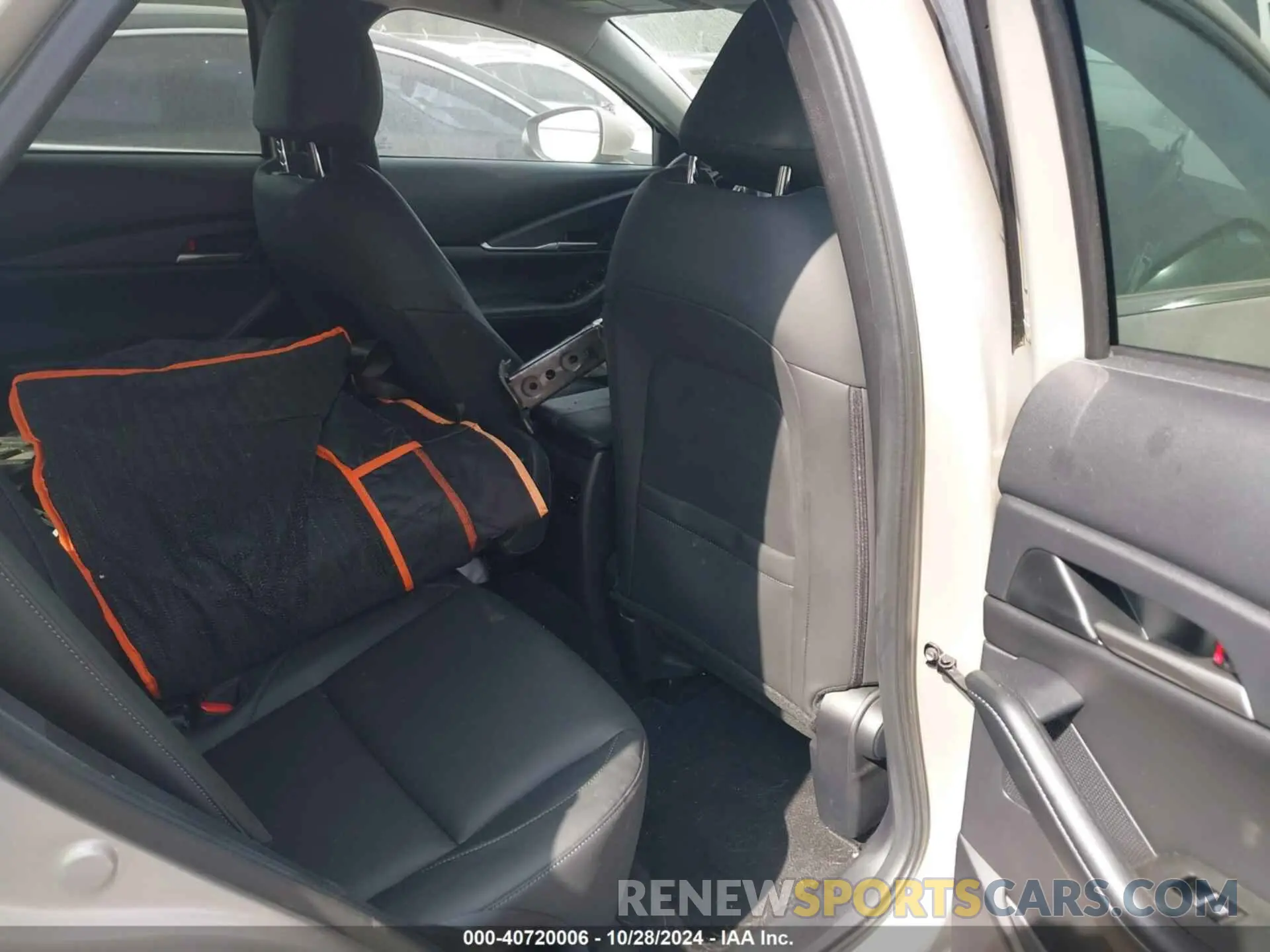 8 Photograph of a damaged car 3MVDMBBM6PM518380 MAZDA CX-30 2023