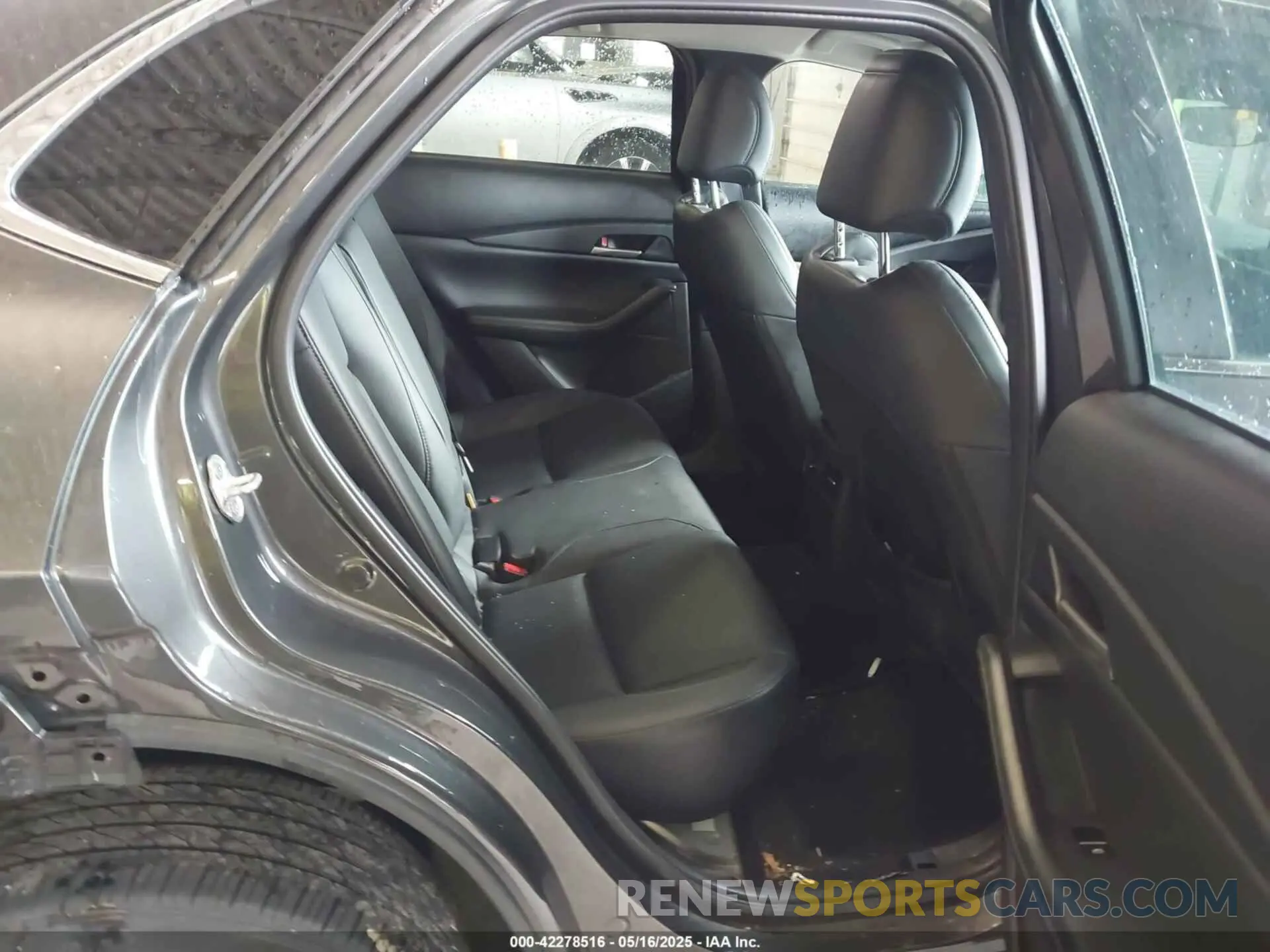 8 Photograph of a damaged car 3MVDMBBM6PM575551 MAZDA CX-30 2023
