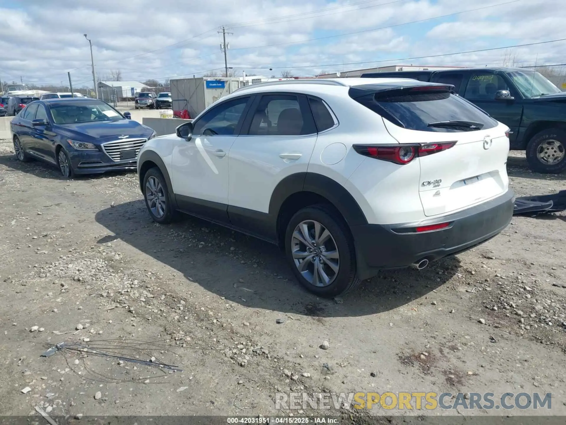 3 Фотография поврежденного автомобиля 3MVDMBBM8PM581691 MAZDA CX-30 2023