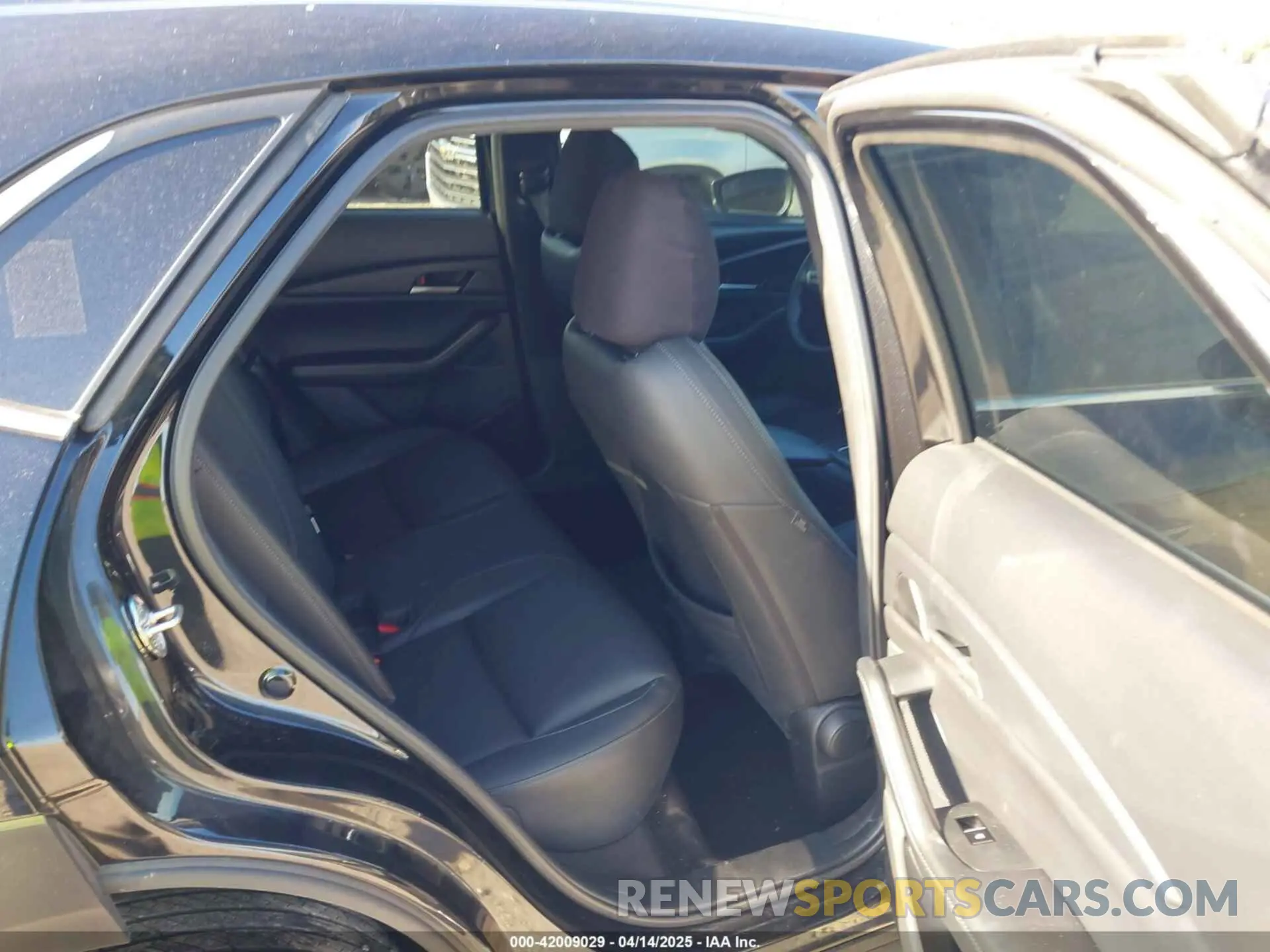 8 Photograph of a damaged car 3MVDMBBM9PM508958 MAZDA CX-30 2023