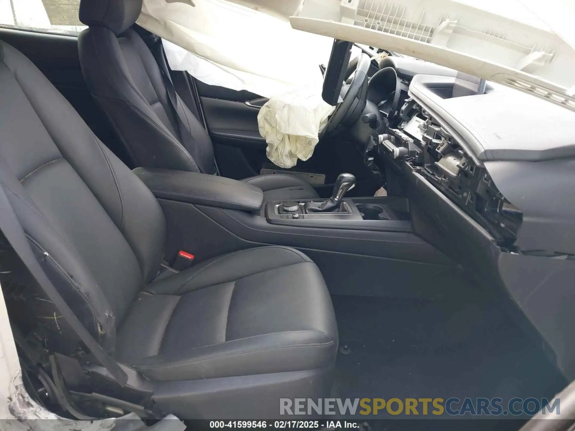 5 Photograph of a damaged car 3MVDMBBM9PM555424 MAZDA CX-30 2023