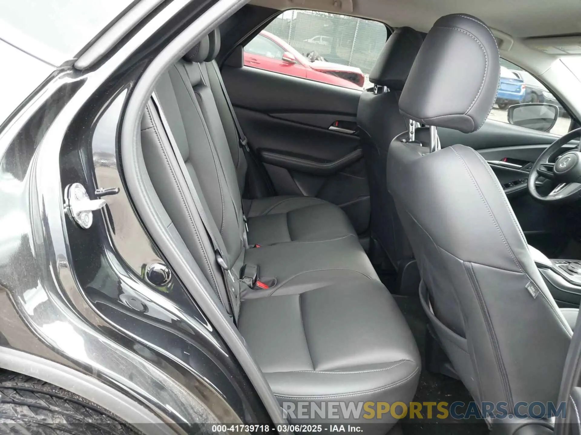 8 Фотография поврежденного автомобиля 3MVDMBBMXPM516728 MAZDA CX-30 2023