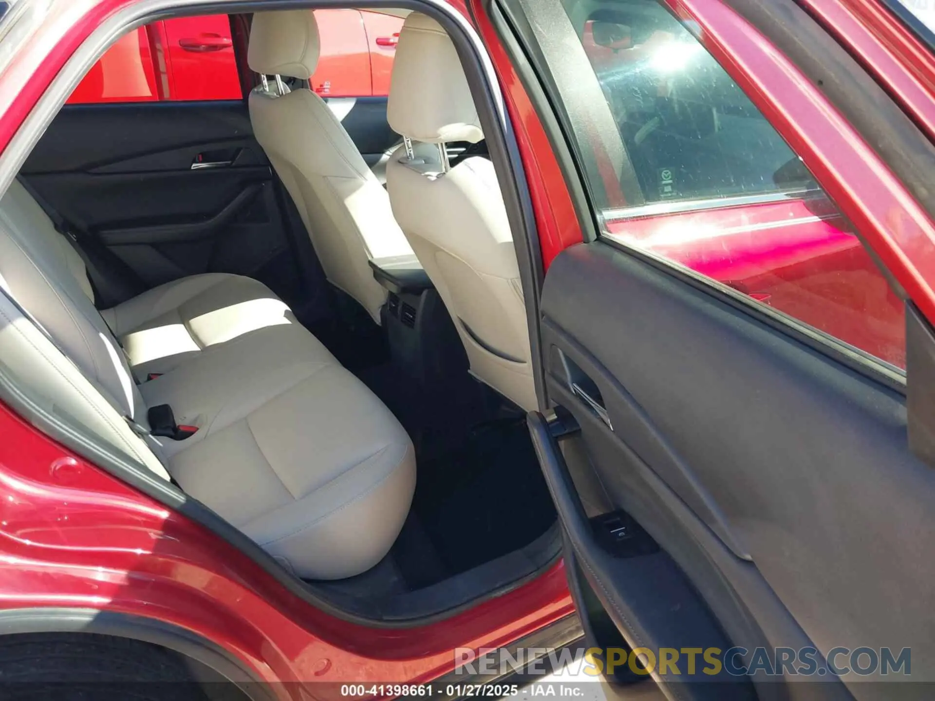 8 Photograph of a damaged car 3MVDMBCM2PM570944 MAZDA CX-30 2023