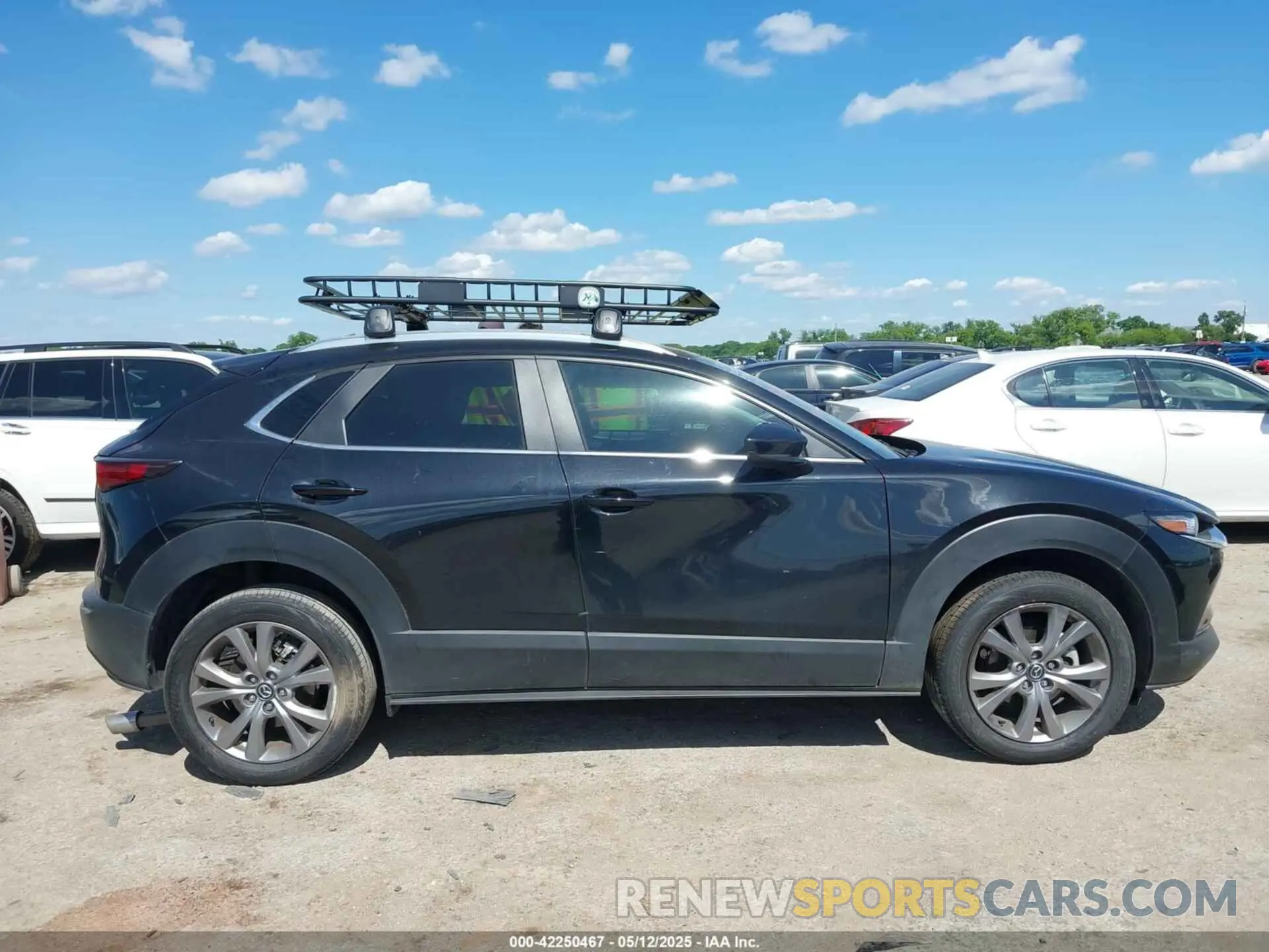 13 Фотография поврежденного автомобиля 3MVDMBCM5PM588600 MAZDA CX-30 2023