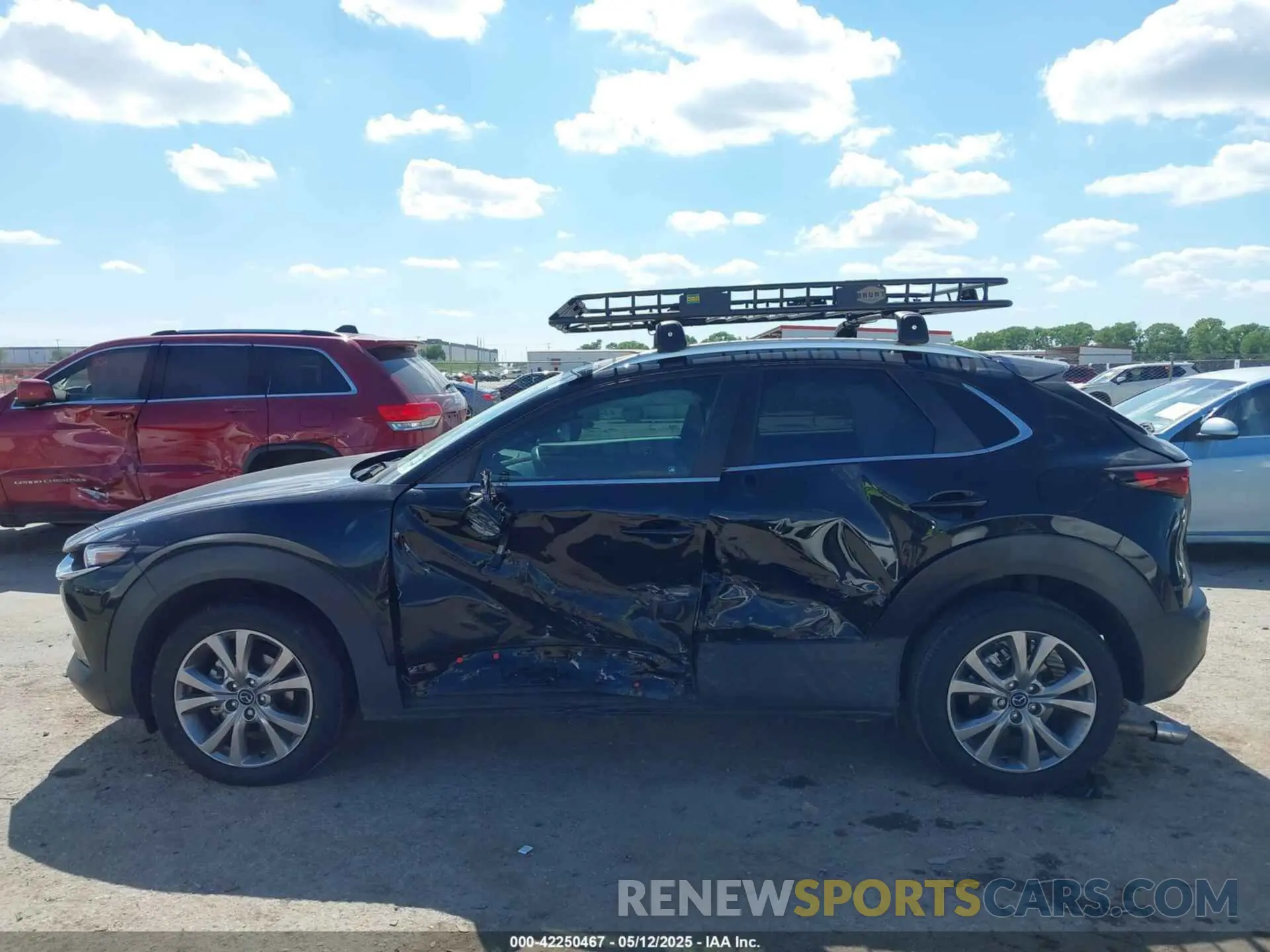 14 Фотография поврежденного автомобиля 3MVDMBCM5PM588600 MAZDA CX-30 2023