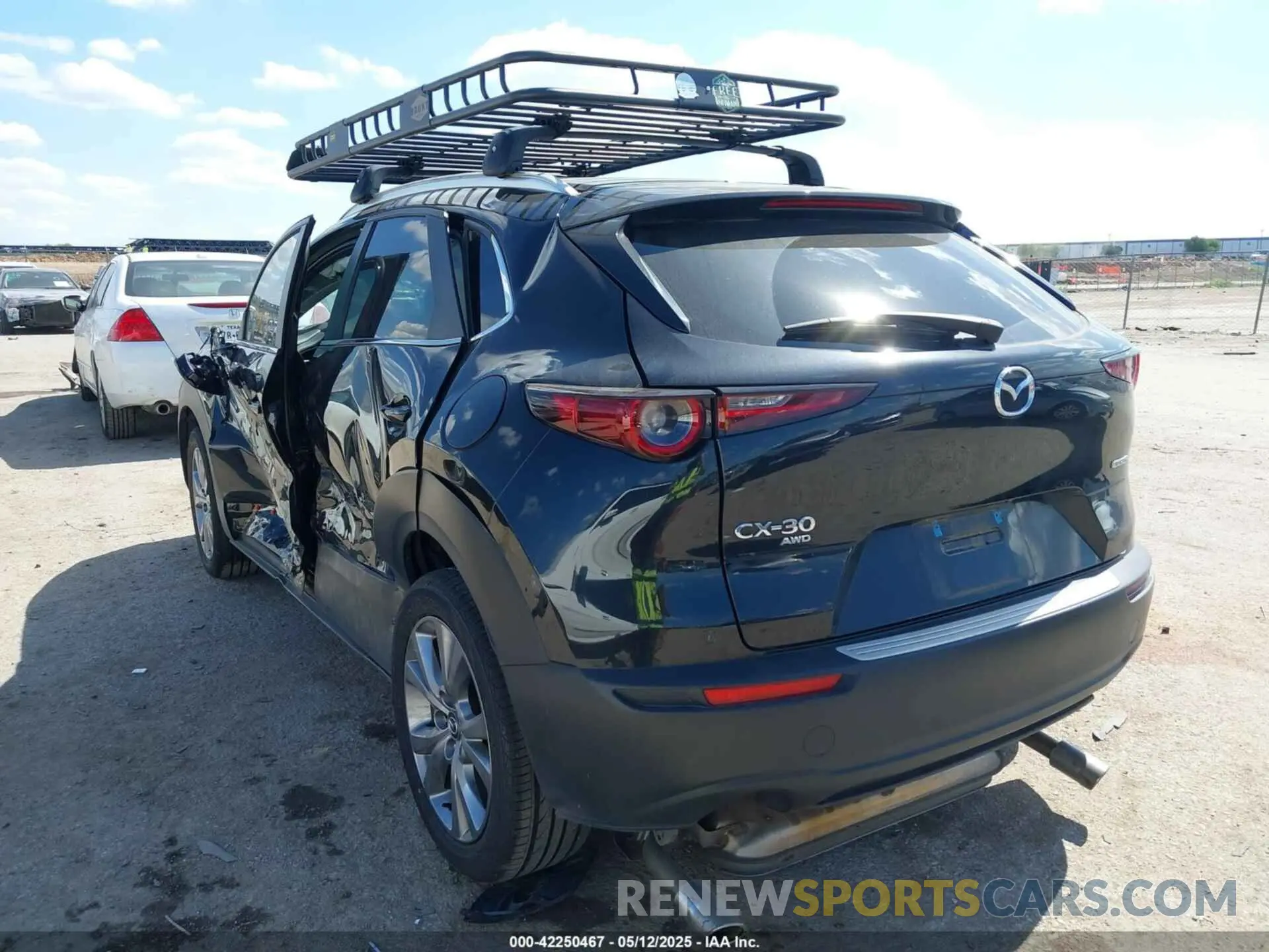3 Фотография поврежденного автомобиля 3MVDMBCM5PM588600 MAZDA CX-30 2023