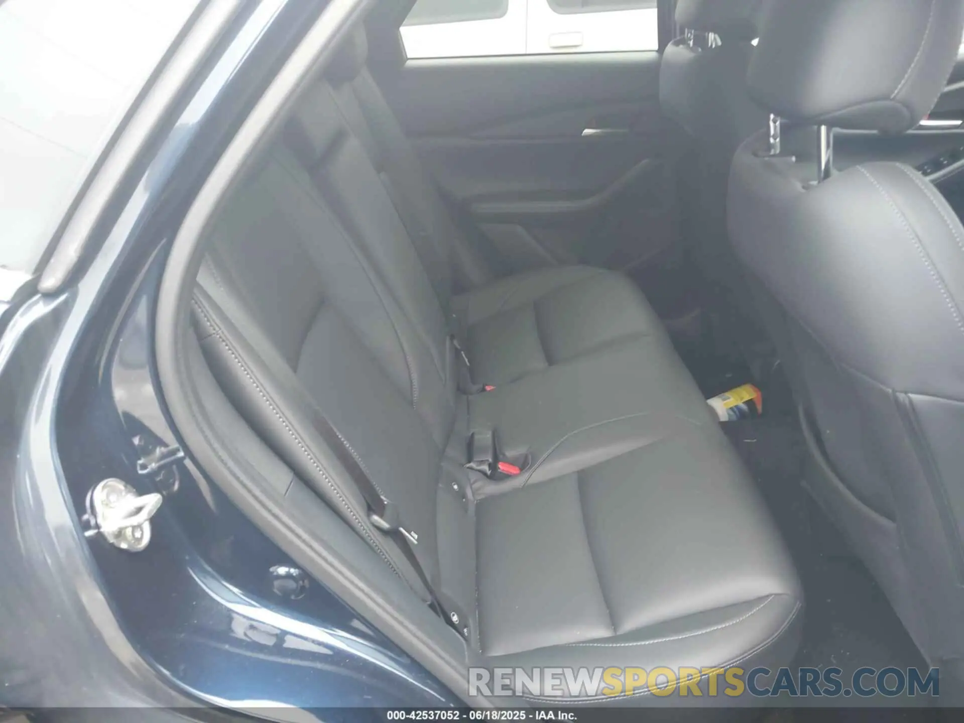 8 Photograph of a damaged car 3MVDMBCM6PM527594 MAZDA CX-30 2023