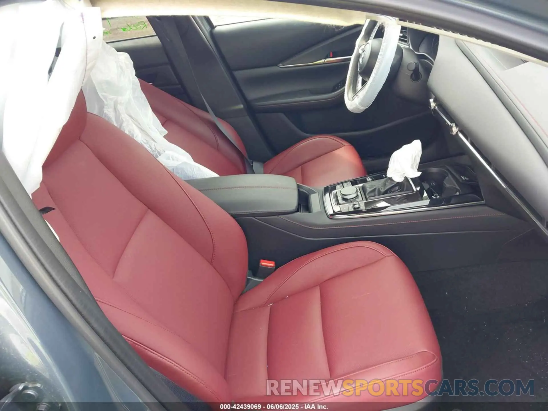5 Photograph of a damaged car 3MVDMBCM7PM587903 MAZDA CX-30 2023
