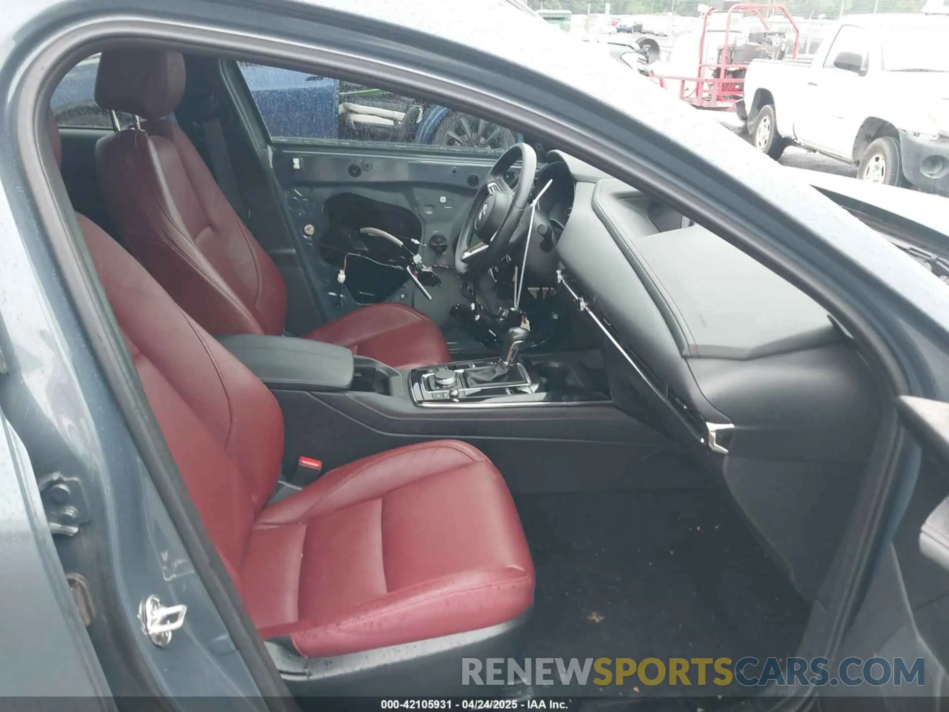 5 Photograph of a damaged car 3MVDMBCM9PM574358 MAZDA CX-30 2023