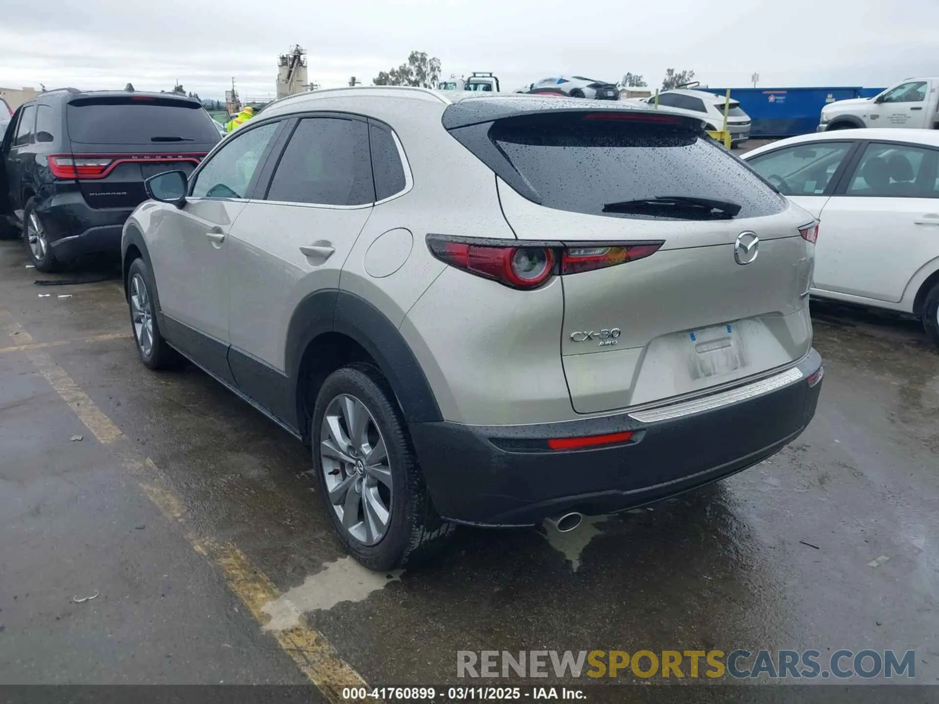 3 Фотография поврежденного автомобиля 3MVDMBCMXPM537352 MAZDA CX-30 2023