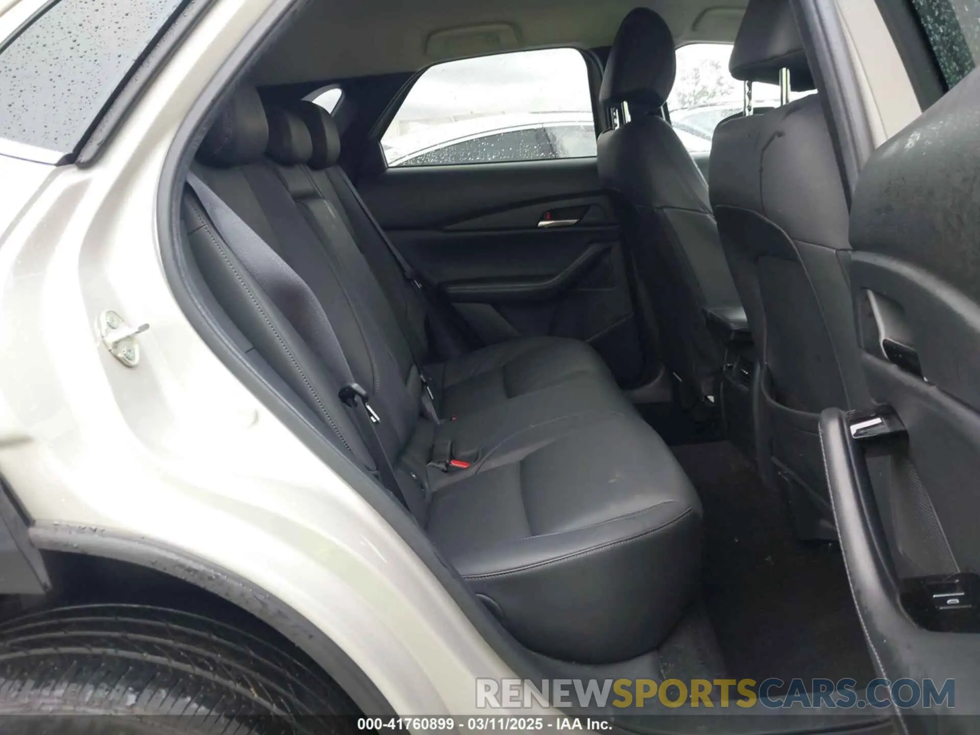 8 Фотография поврежденного автомобиля 3MVDMBCMXPM537352 MAZDA CX-30 2023