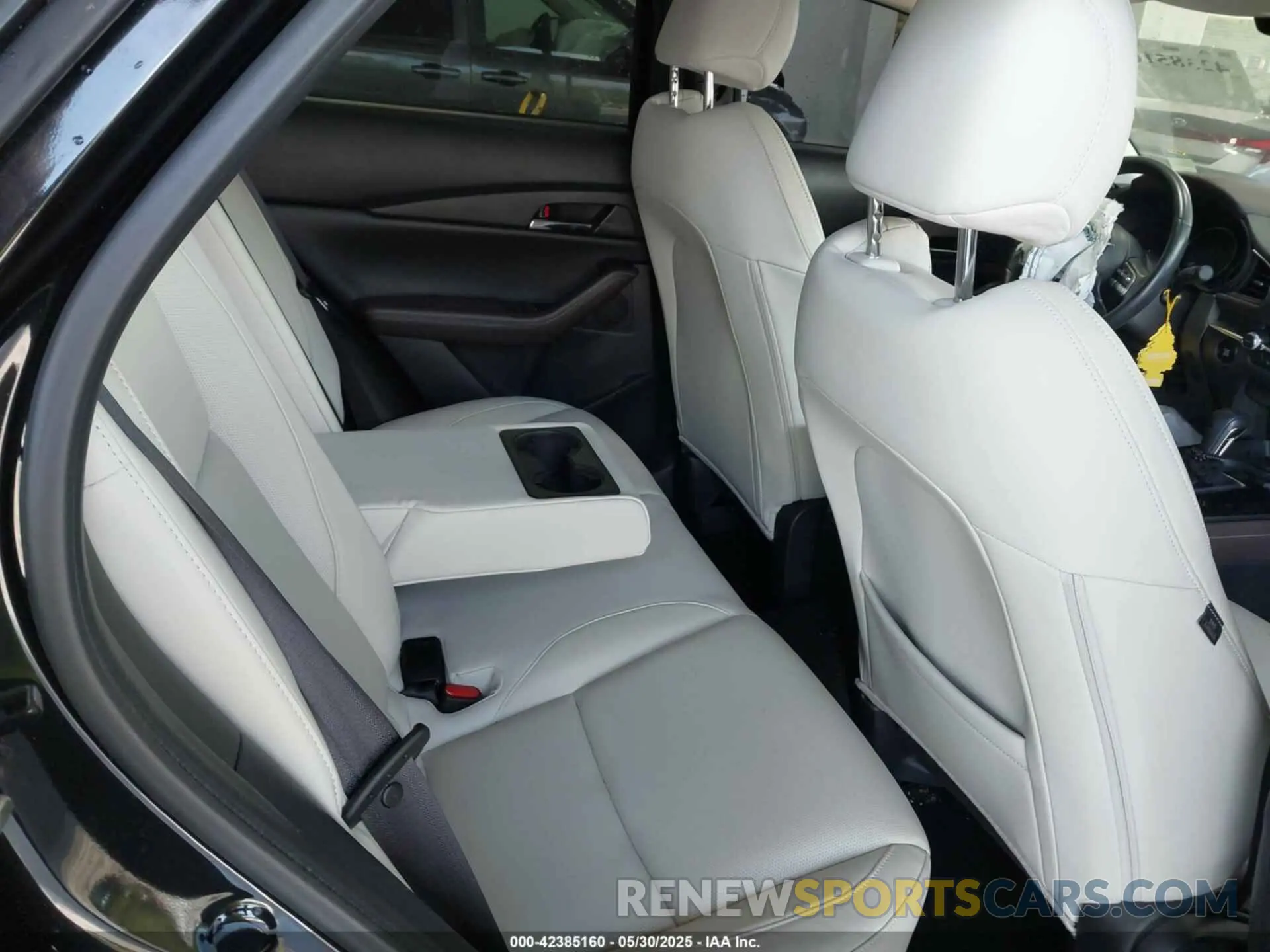 8 Photograph of a damaged car 3MVDMBDM1PM537755 MAZDA CX-30 2023