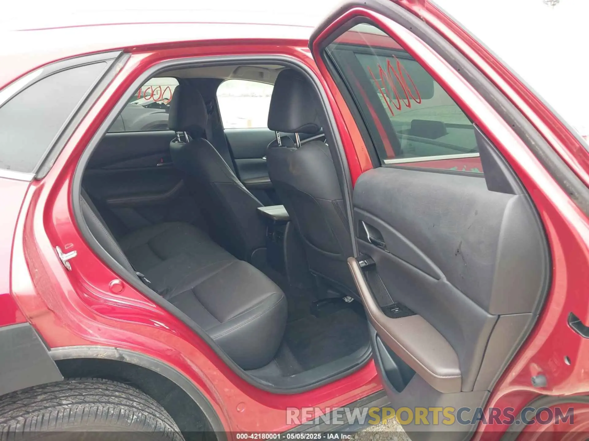 8 Фотография поврежденного автомобиля 3MVDMBDM3PM511402 MAZDA CX-30 2023