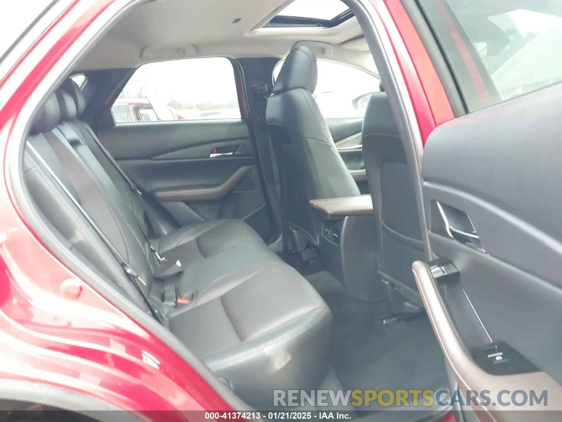 8 Photograph of a damaged car 3MVDMBDM7PM511452 MAZDA CX-30 2023