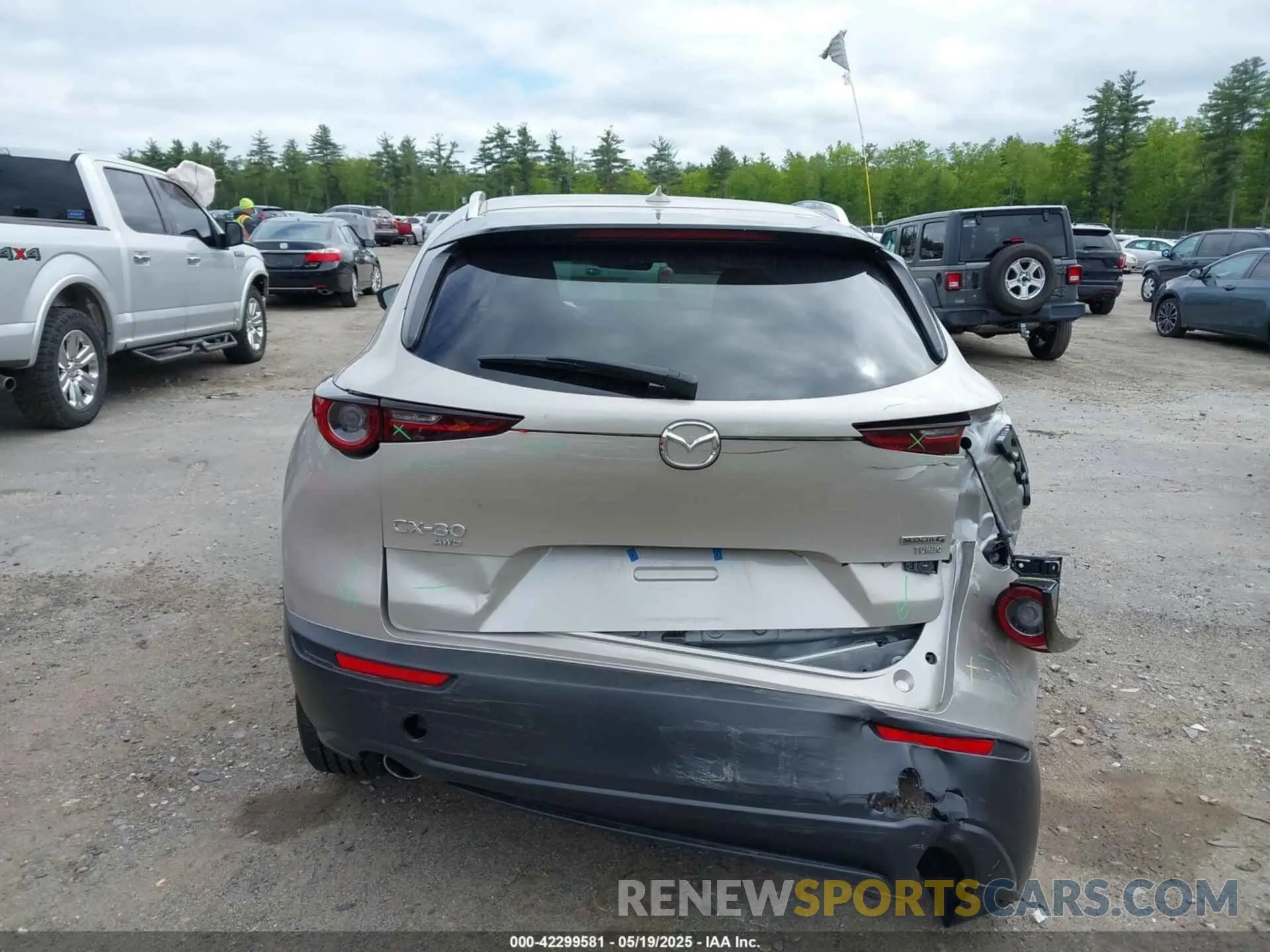 17 Photograph of a damaged car 3MVDMBDY7PM566311 MAZDA CX-30 2023