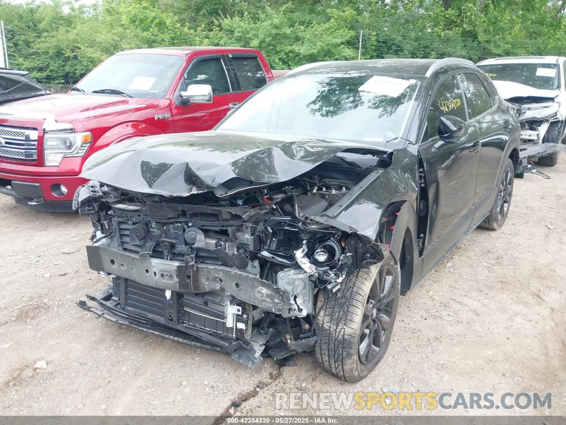 2 Photograph of a damaged car 3MVDMBDY9PM582252 MAZDA CX-30 2023