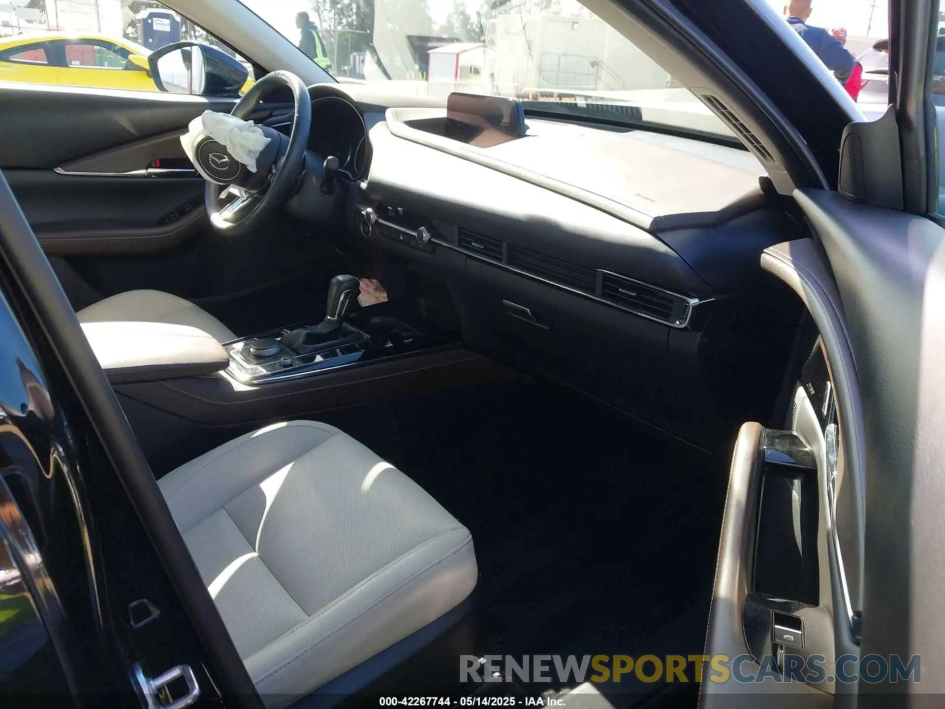 5 Photograph of a damaged car 3MVDMBDY9PM588892 MAZDA CX-30 2023